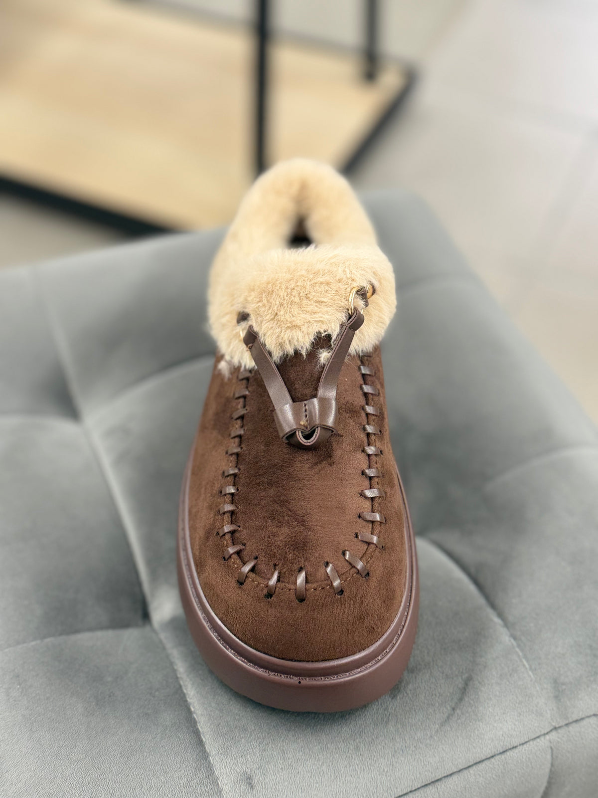 Sabot Con Pelliccia Sul Bordo Con Fibbia MS3806 FGD MODA