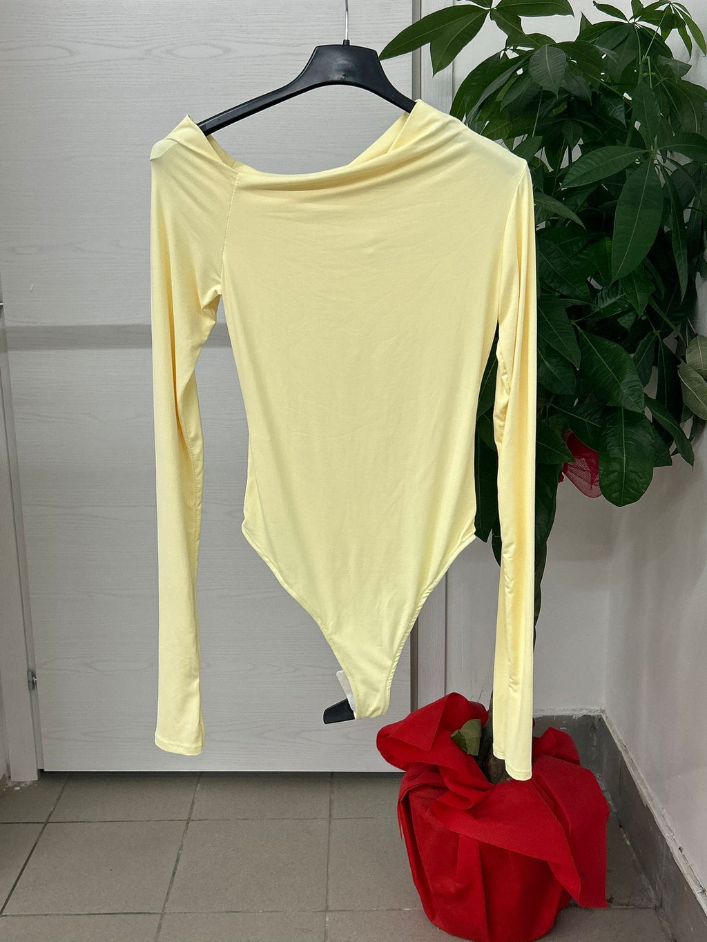 Body in lycra con scollo obliquo con manicotto FGD MODA