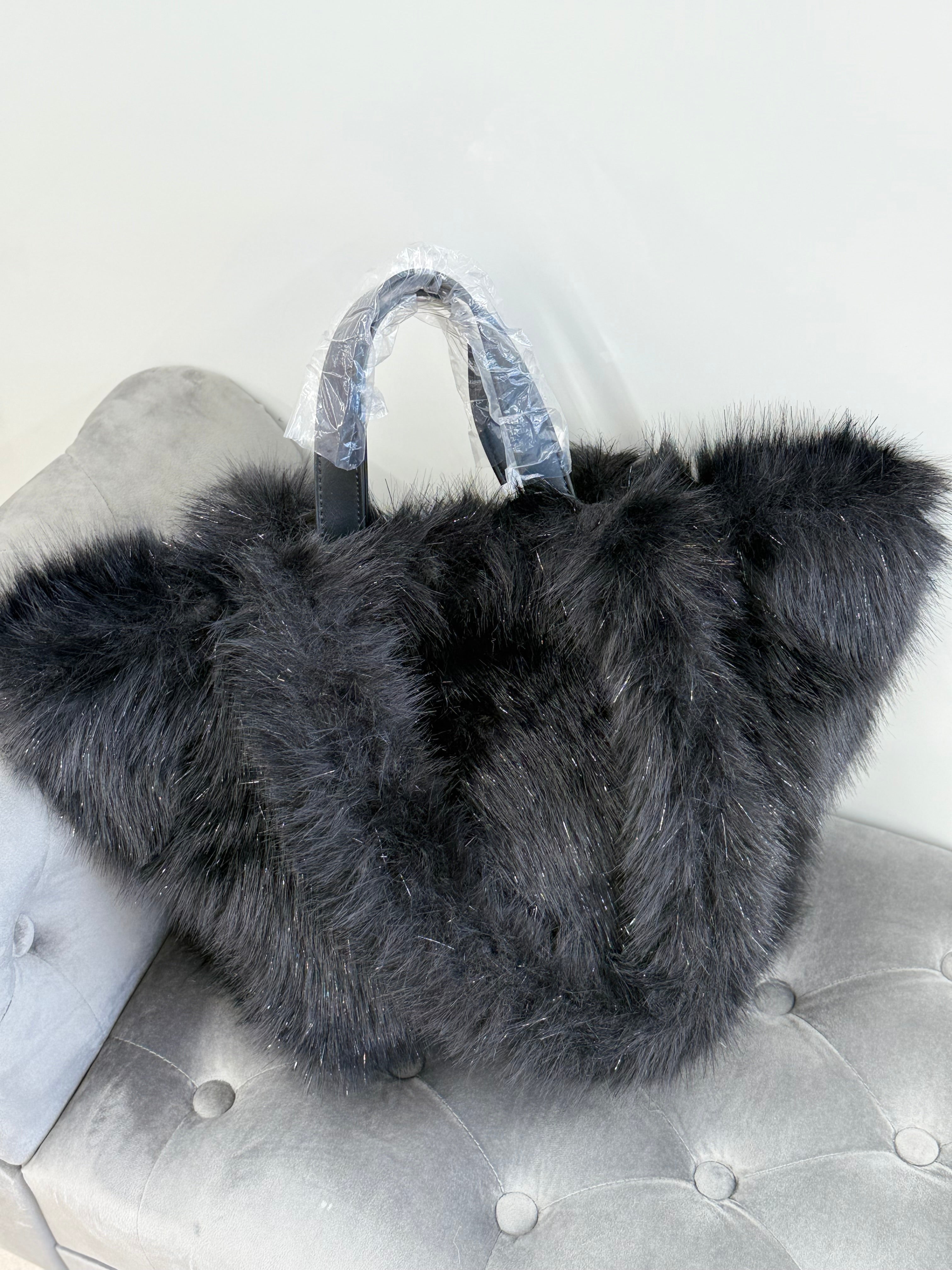 Borsa a spalla con pelliccia brillantinata con doppio manico FGD MODA