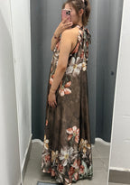 Abito Lungo con Collo Halter con Stampe Fiorate FGD MODA
