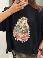 T-Shirt Crop Over Fit Con Spalle Imbottite Con Fantasia JUST WEST FGD MODA