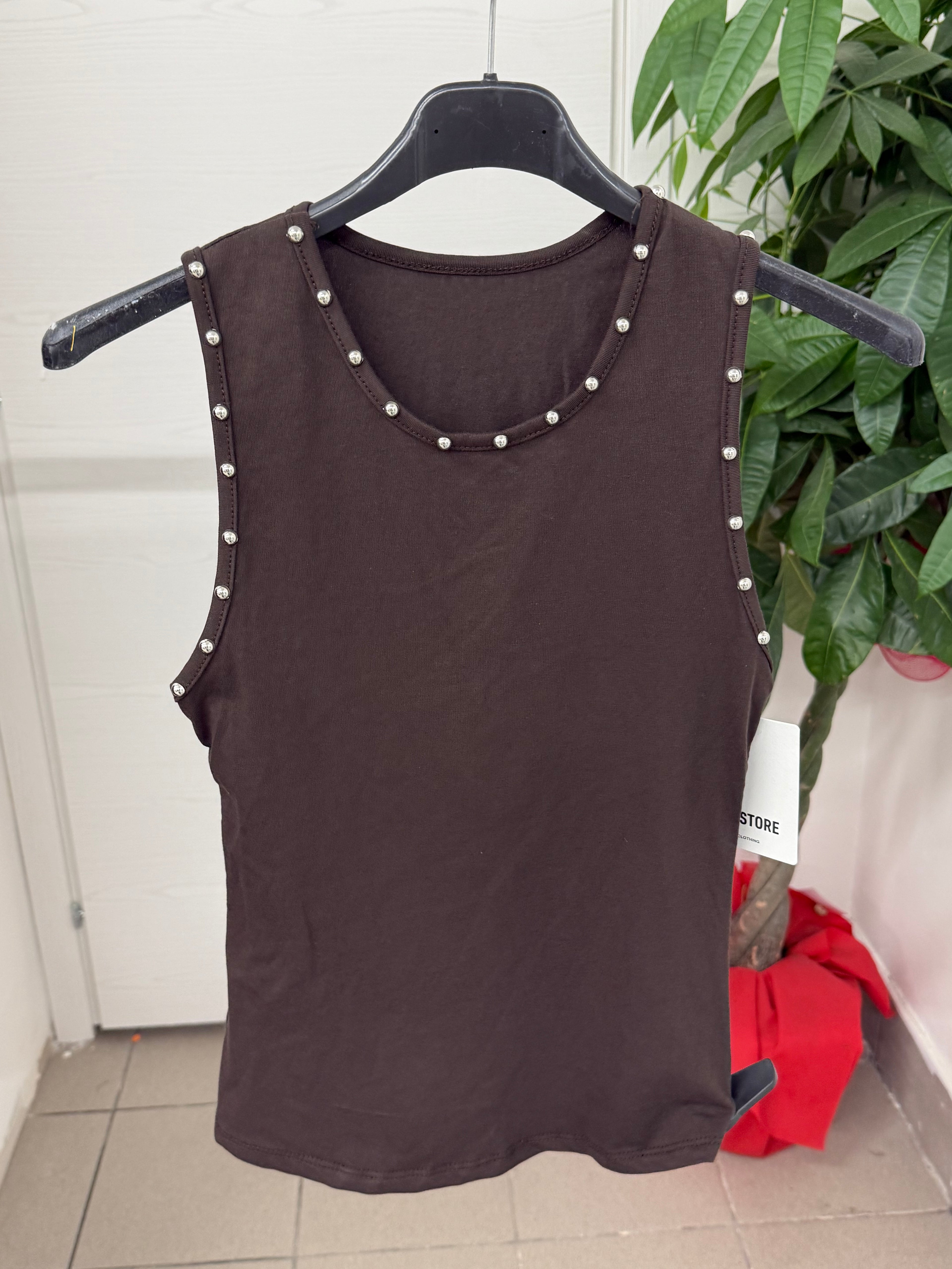Canotta in cotone con borchie sui bordi FGD MODA
