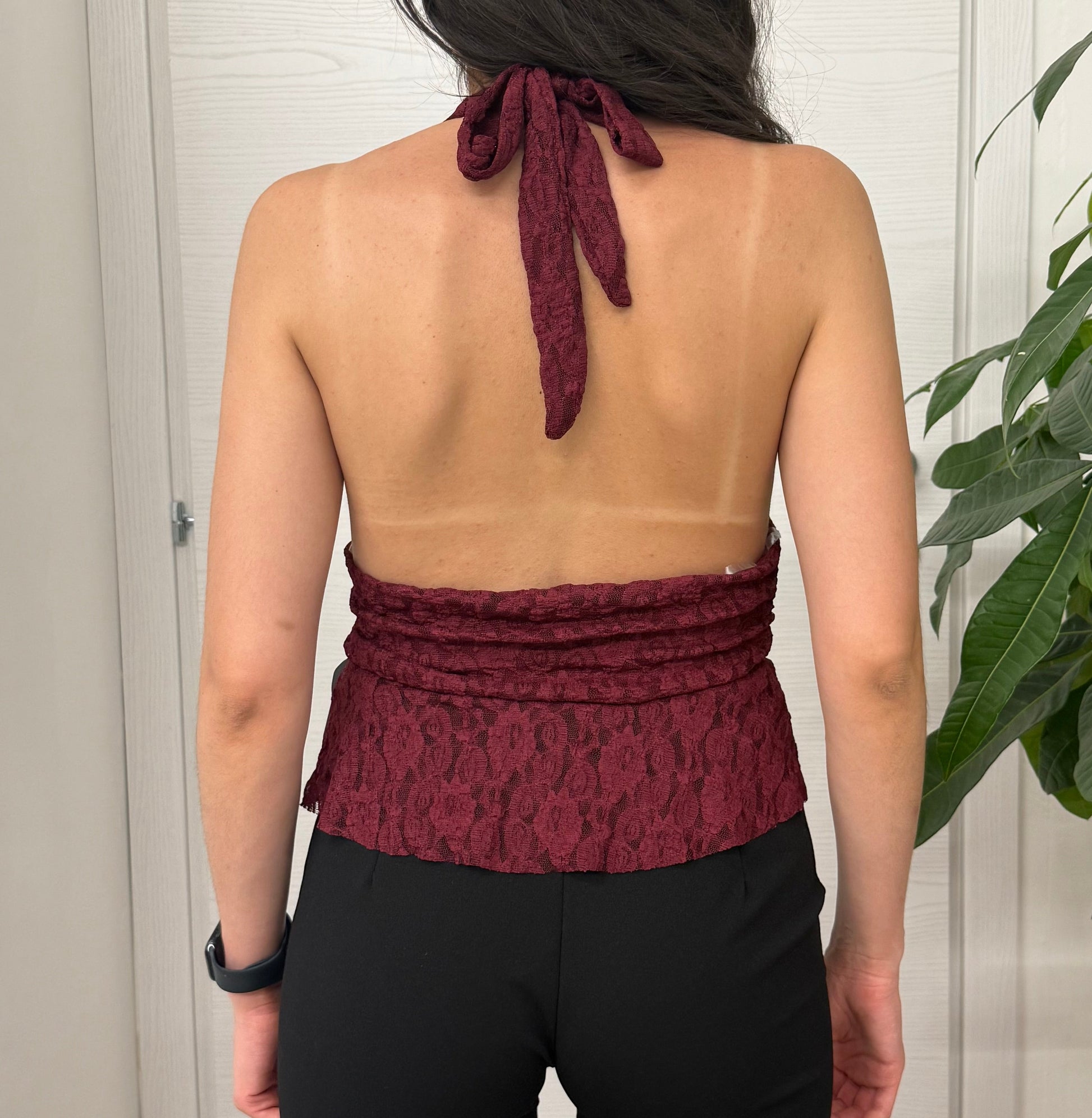 Top in pizzo con scollatura sul retro FGD MODA