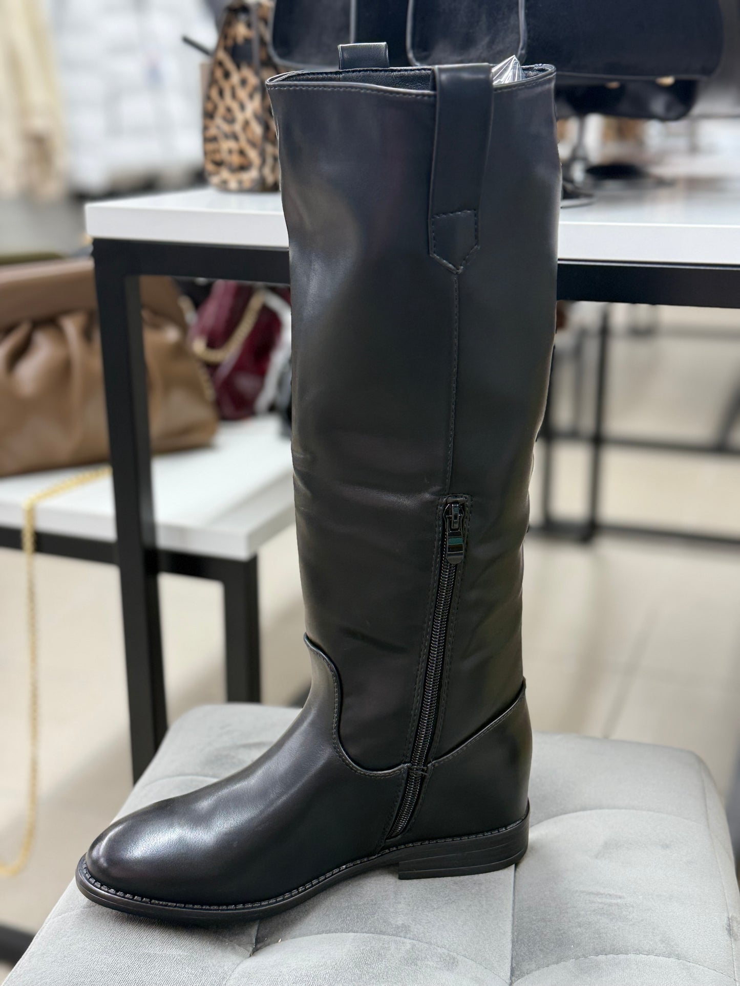 Stivali in ecopelle con zeppa interna