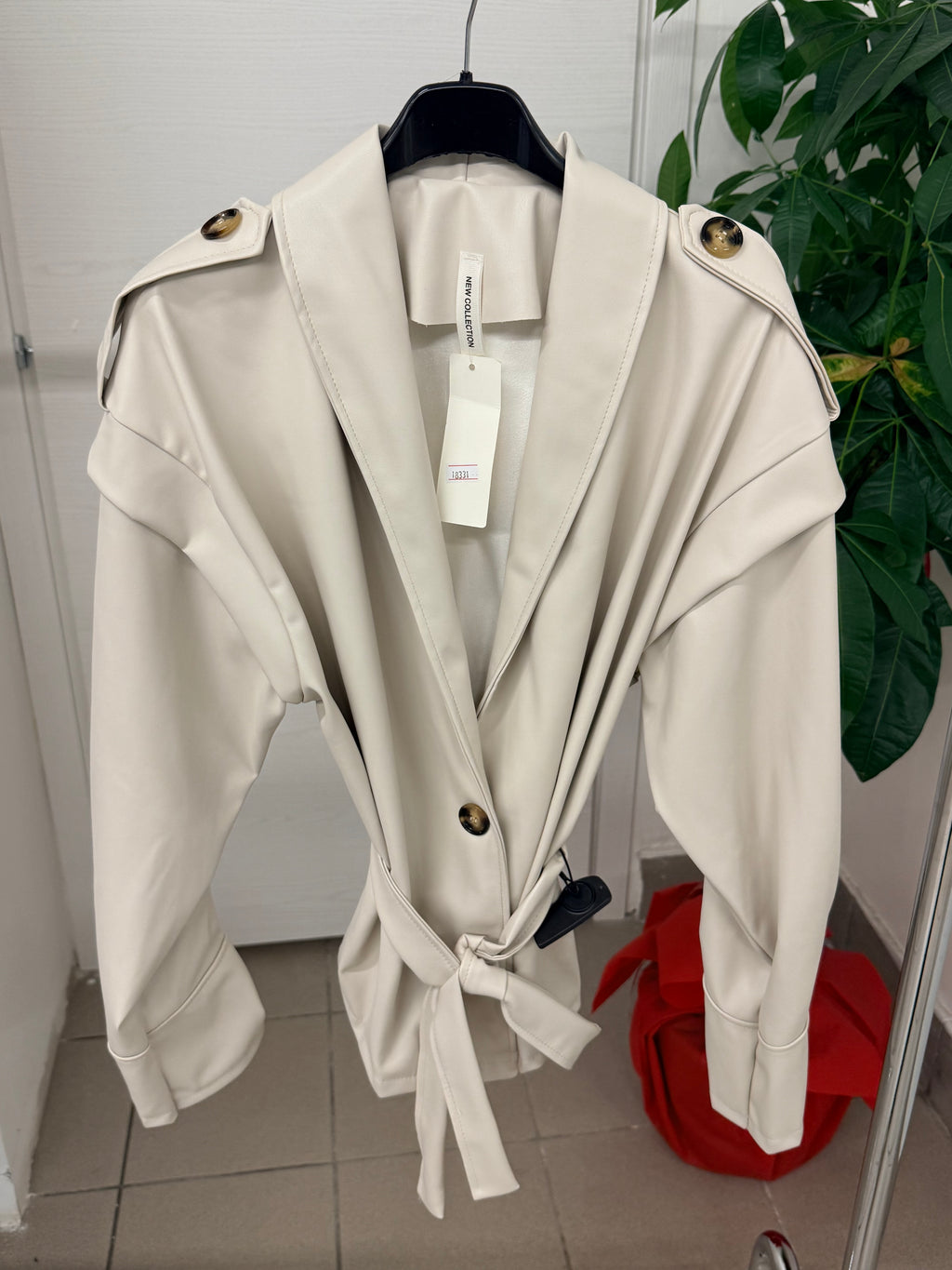 Giacca in ecopelle con cinta FGD MODA