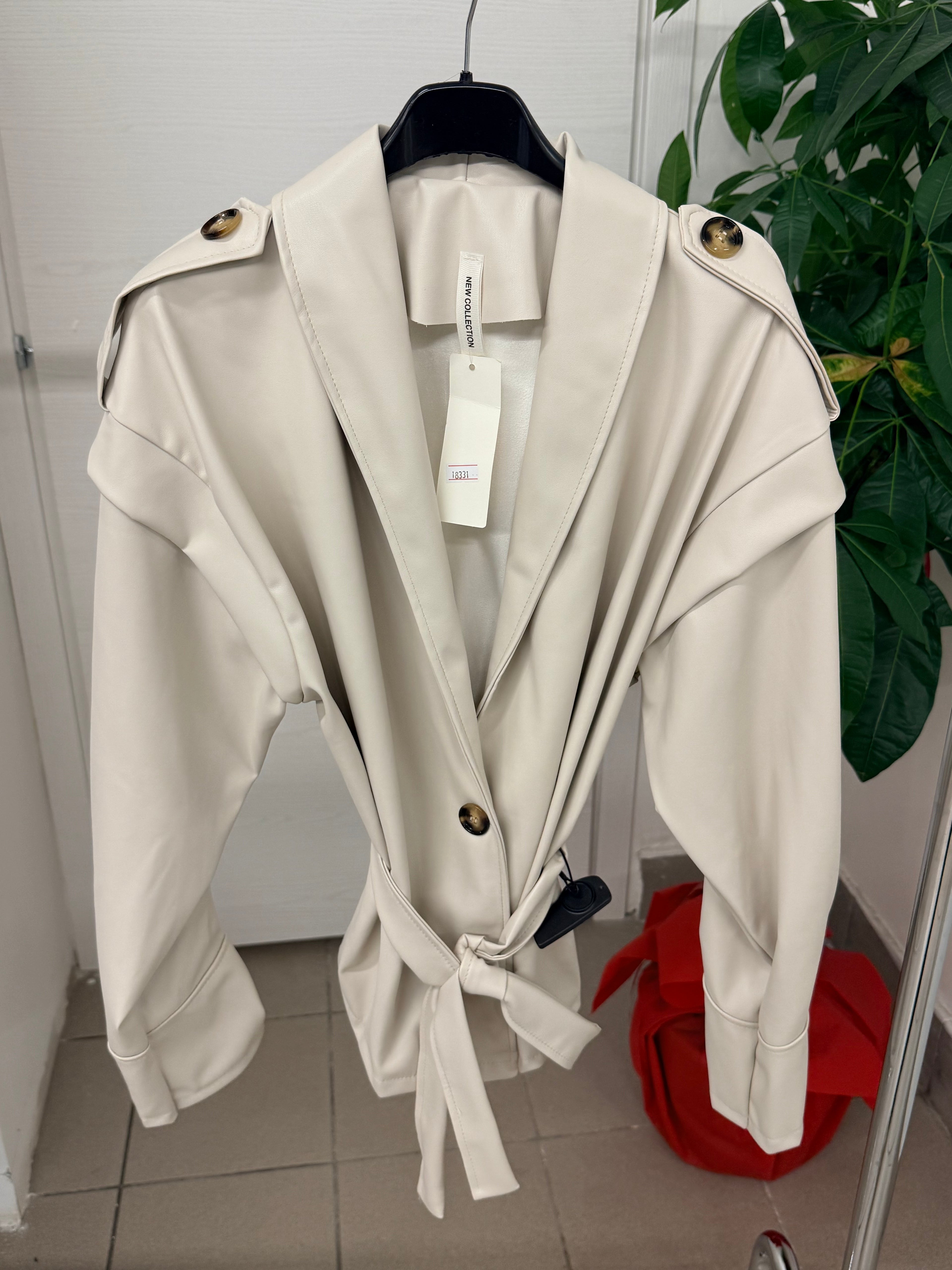 Giacca in ecopelle con cinta FGD MODA