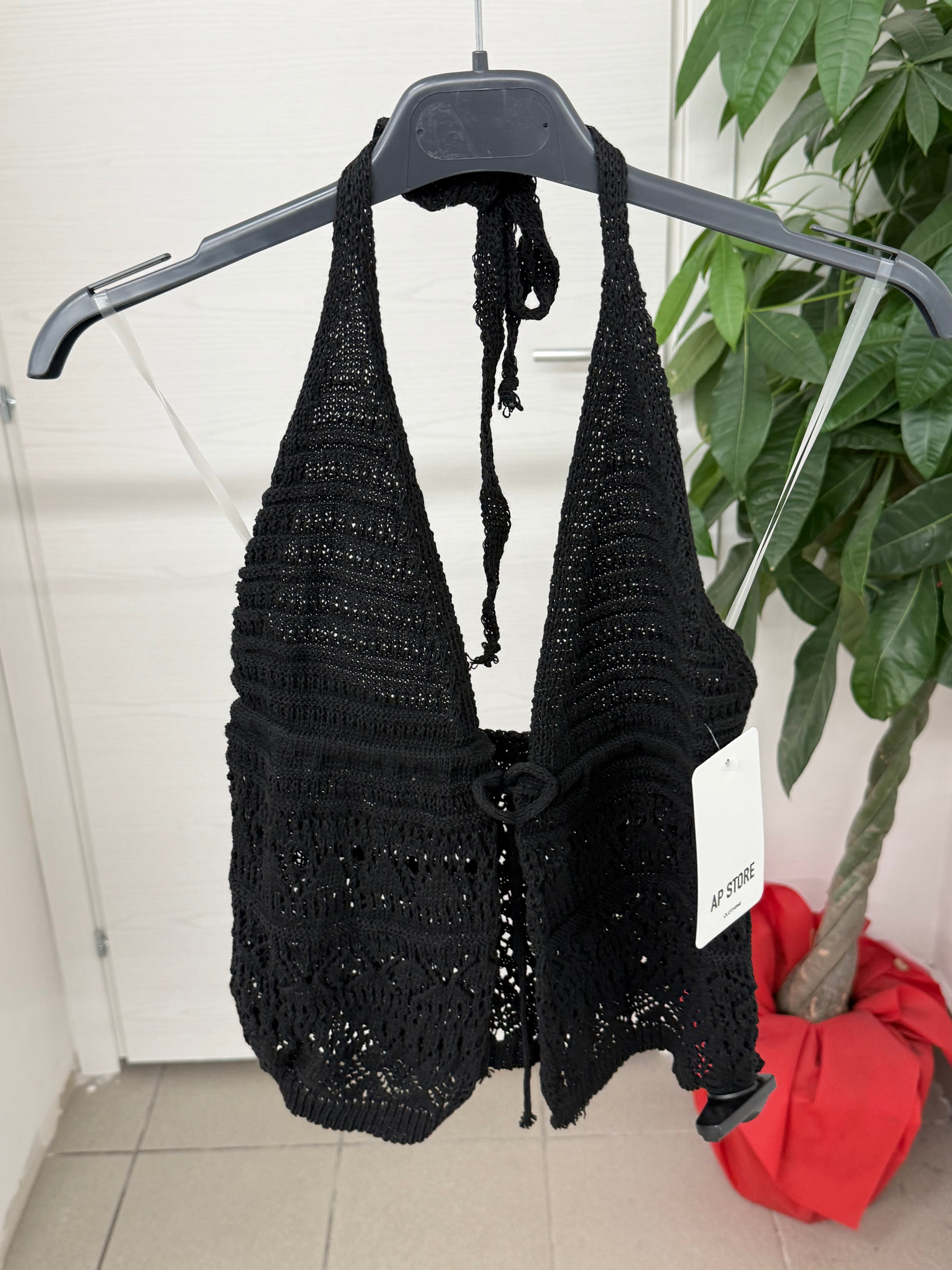 Top a Uncinetto con Collo Halter con Laccio Frontale FGD MODA