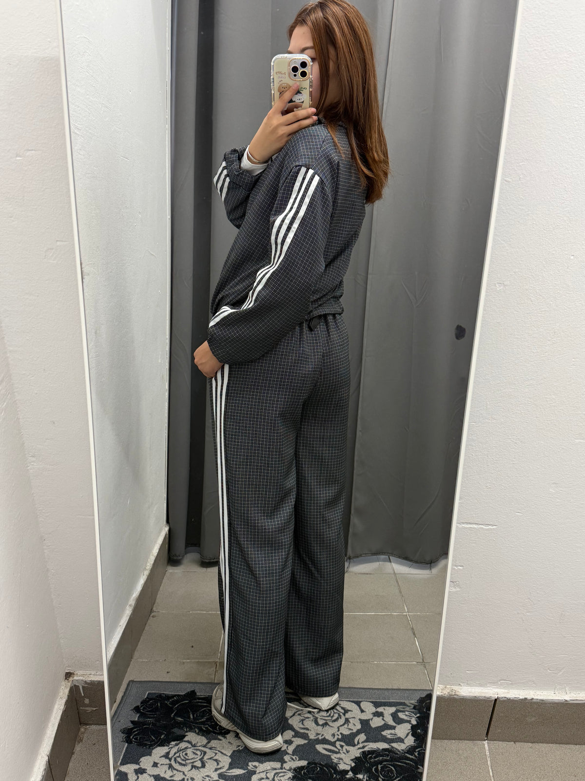 Set Coordinato A Quadretti Giacca Con Zip E Pantaloni A Palazzo Con Strisce Laterali FGD MODA