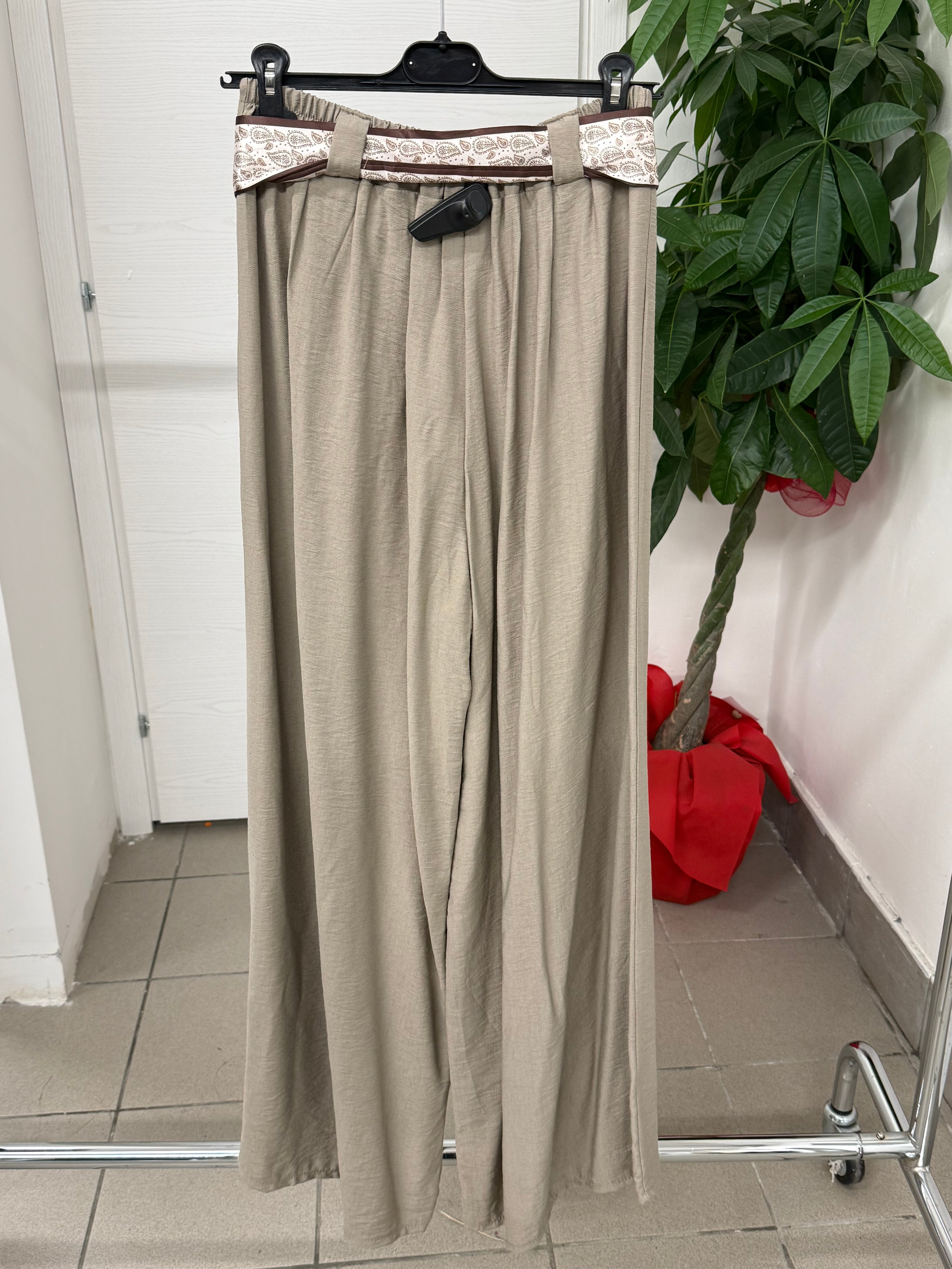 Pantaloni a palazzo con pence con foulard a cinta FGD MODA
