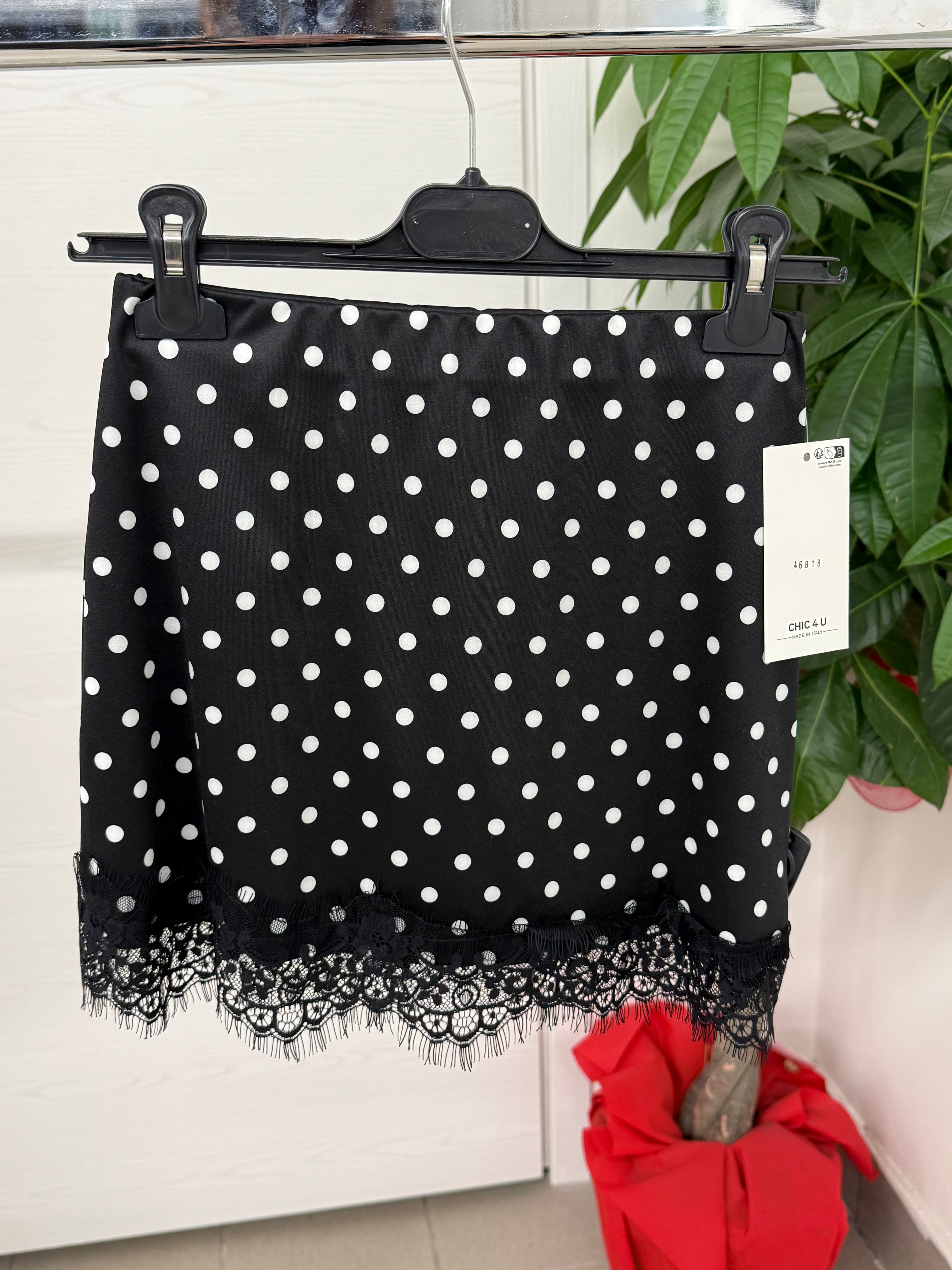 Gonna mini a pois con bordo in pizzo FGD MODA