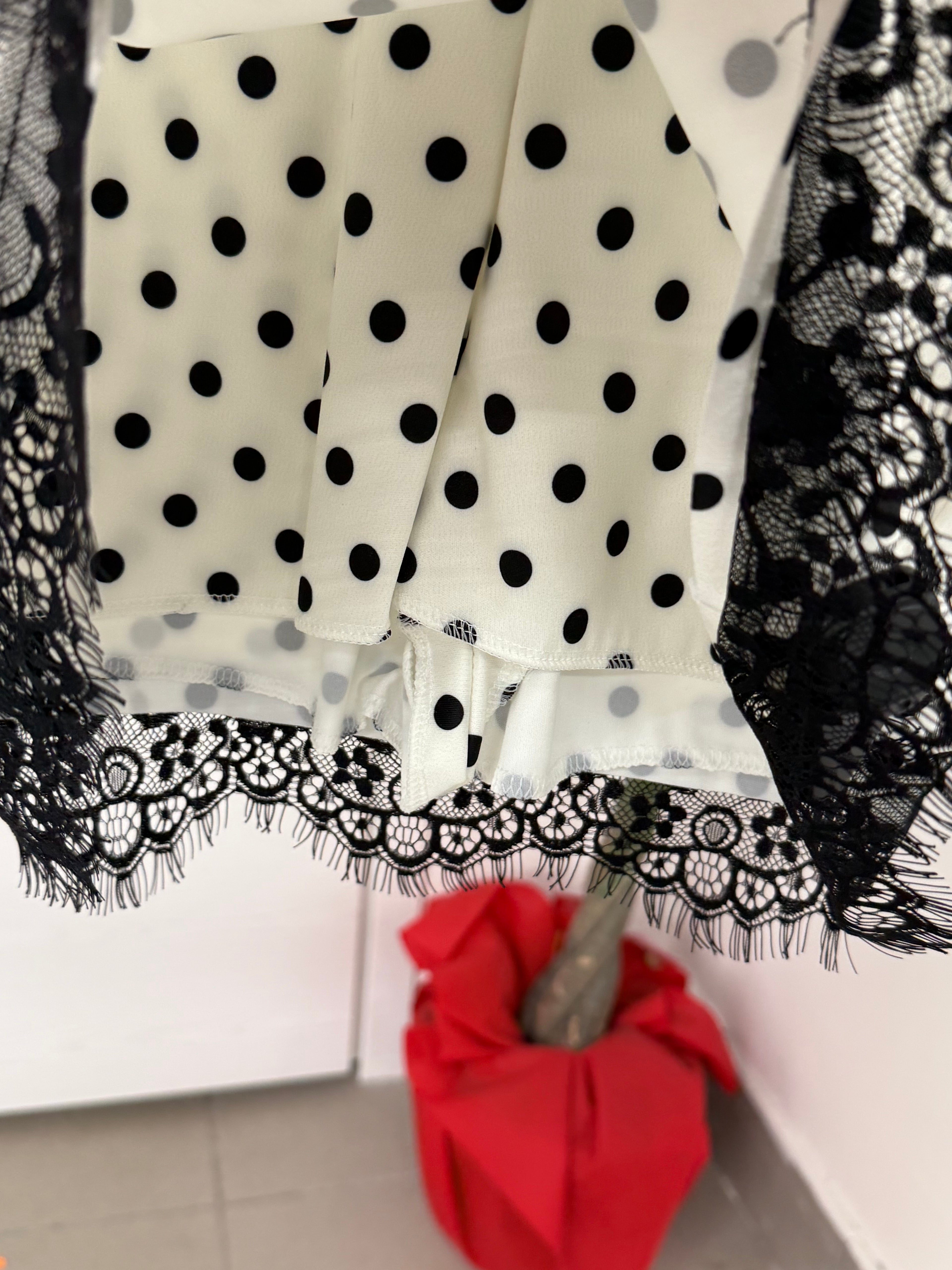 Gonna mini a pois con bordo in pizzo FGD MODA