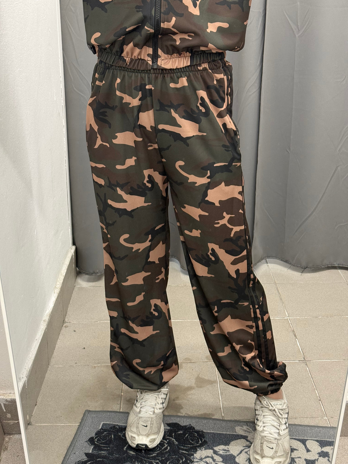 Set Coordinato Militare Felpa Con Zip E Pantaloni Con Polsini Con Strisce Laterali FGD MODA