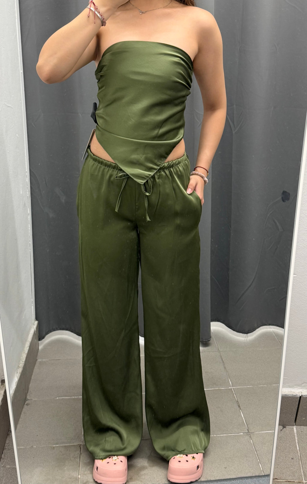 Set Coordinato Effetto Raso Top a Fazzoletto e Pantaloni a Palazzo FGD MODA