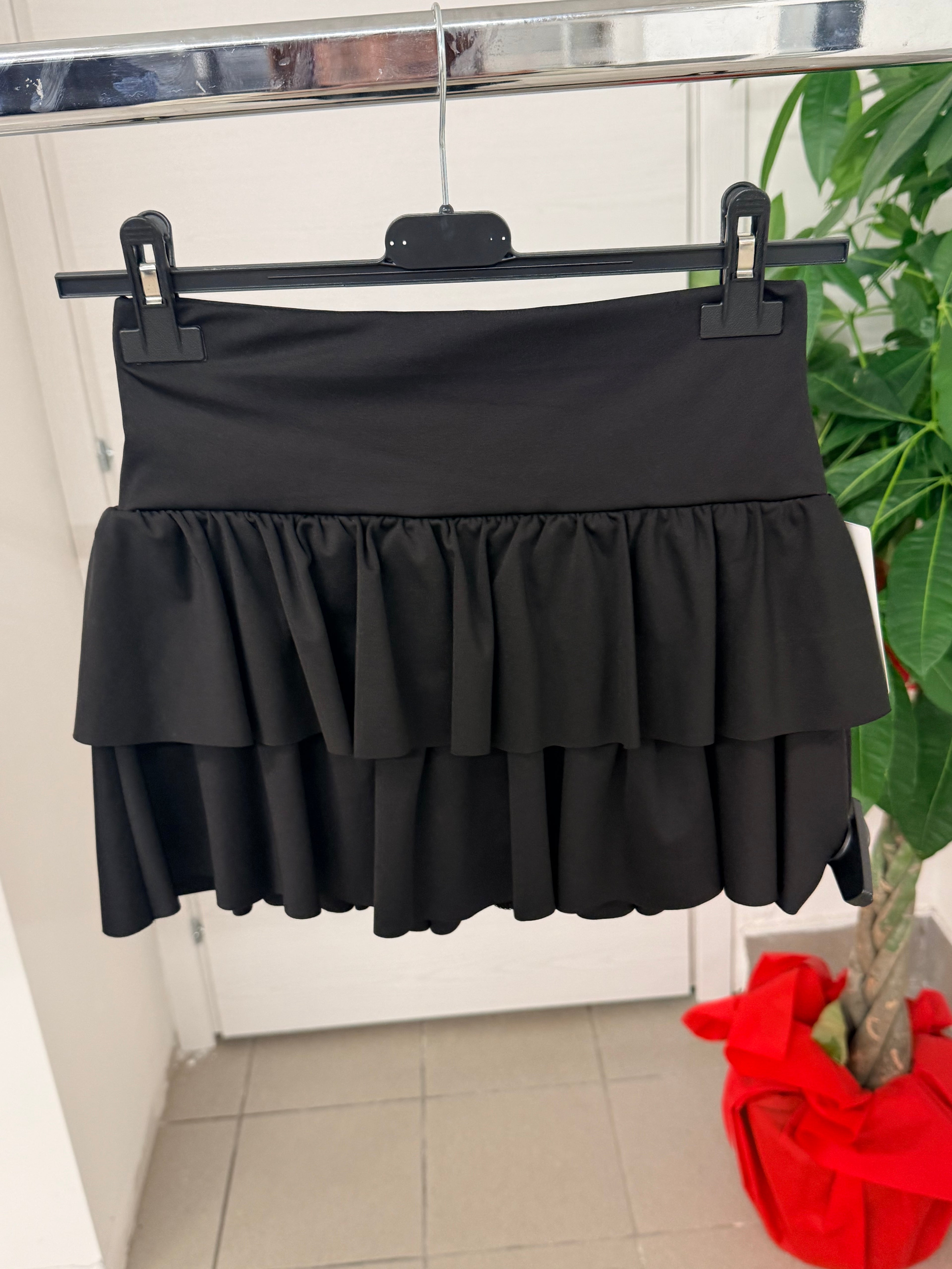 Mini gonna a balze con pantaloncino FGD MODA