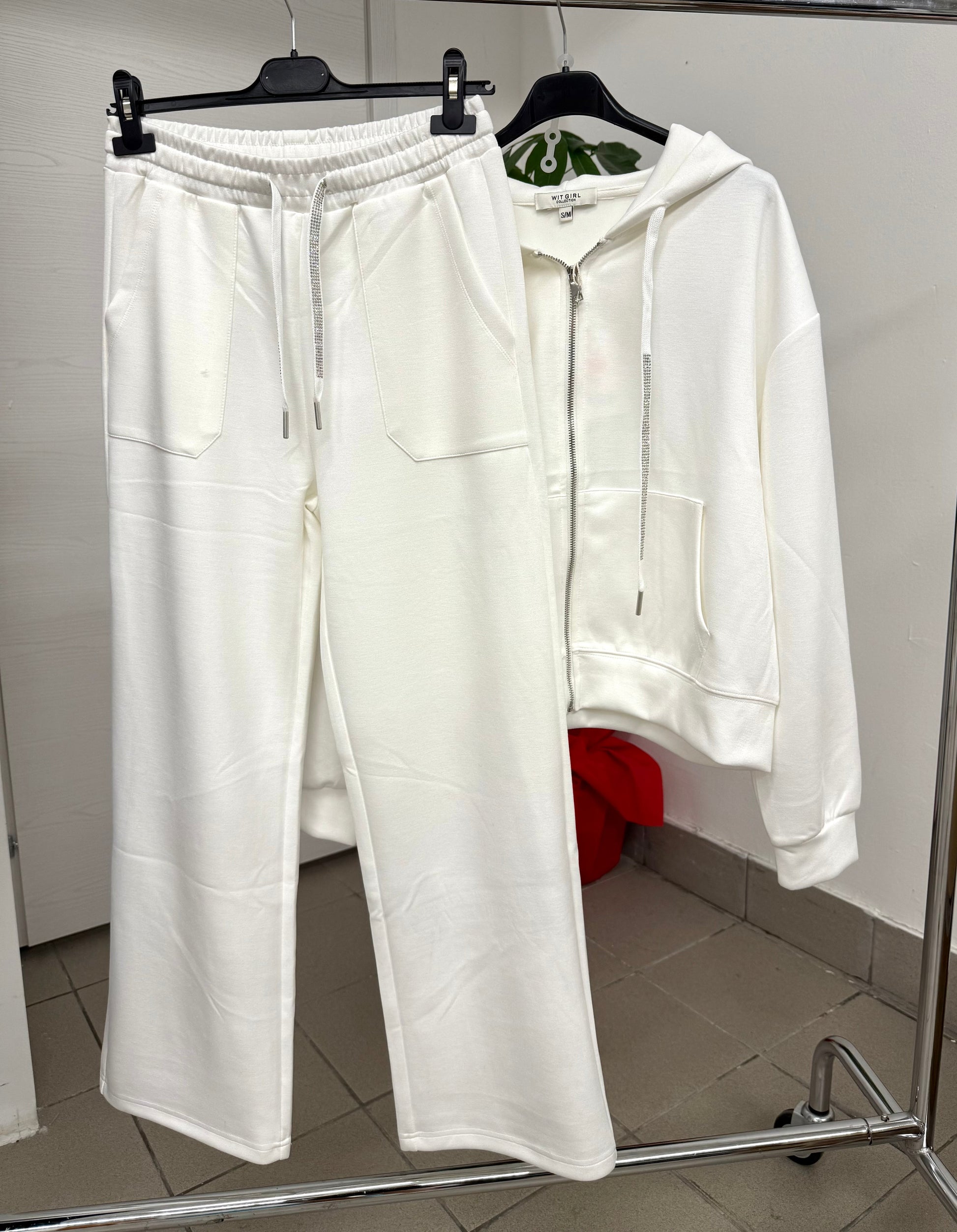 Set coordinato felpa con zip e pantaloni a palazzo con lacci brillantinati FGD MODA