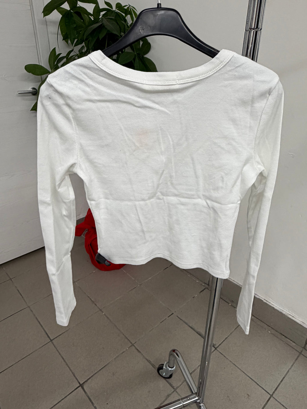 Magliettina corta a costine con scollo a V FGD MODA