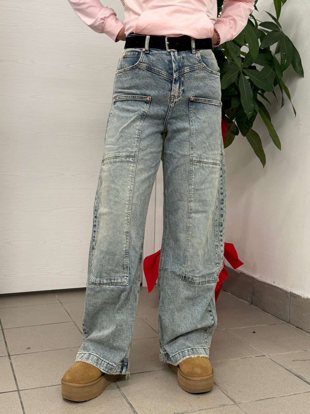 Jeans balloon con tasche e cinta