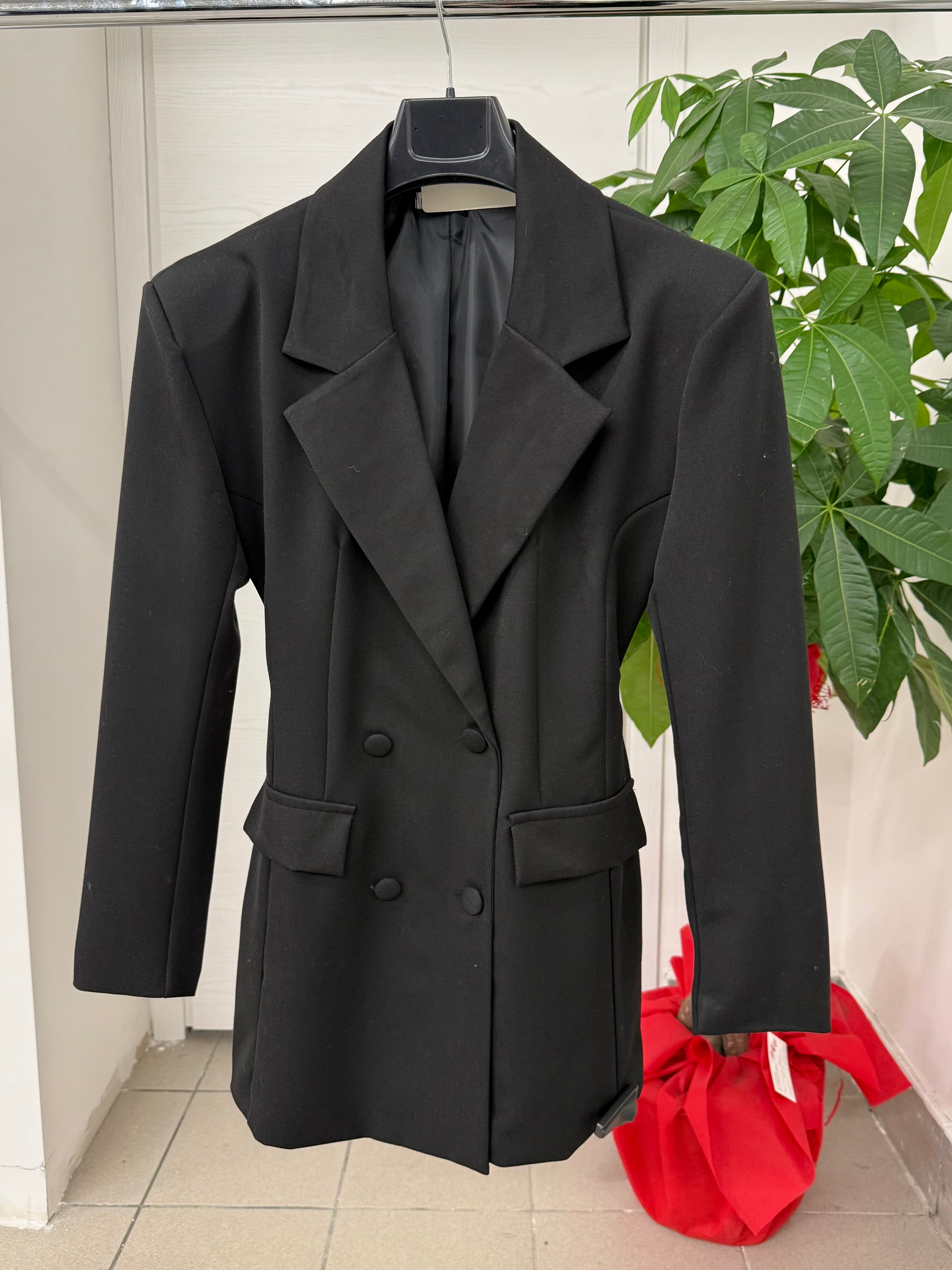 Abito Blazer con cinta regolabile sul retro