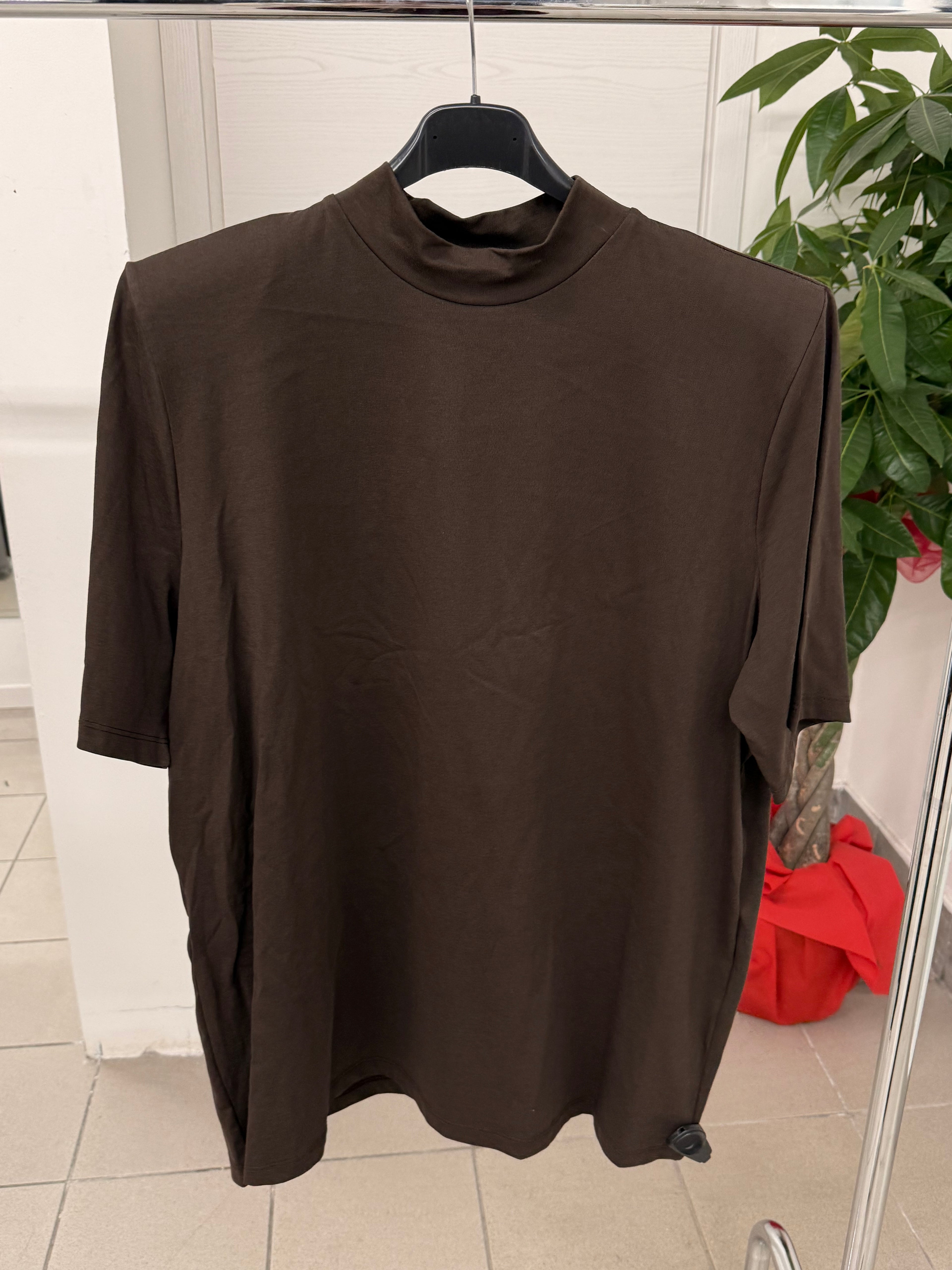T-shirt over con spalle imbottite FGD MODA