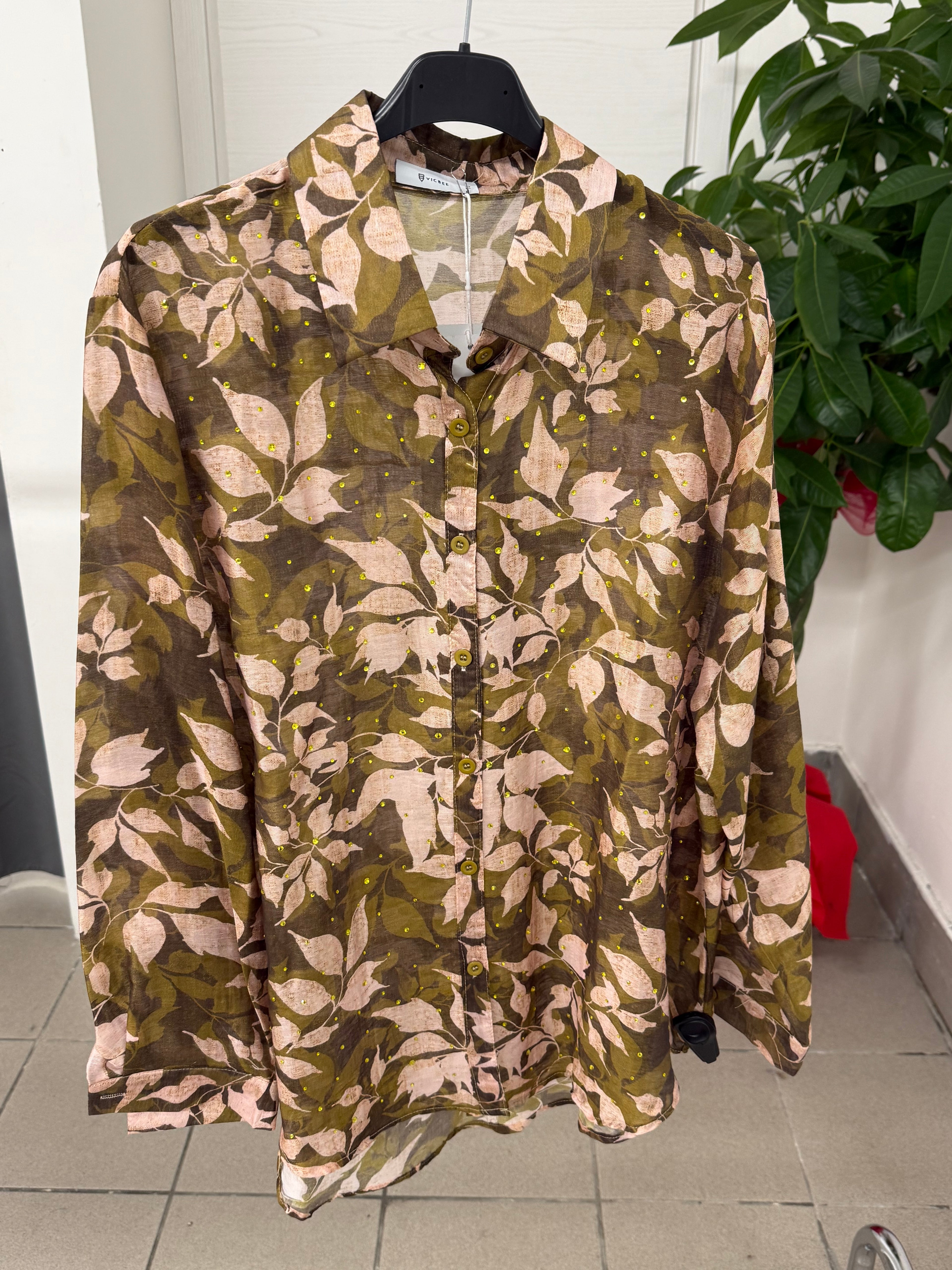 Camicia over fit a fantasia con brillantini
