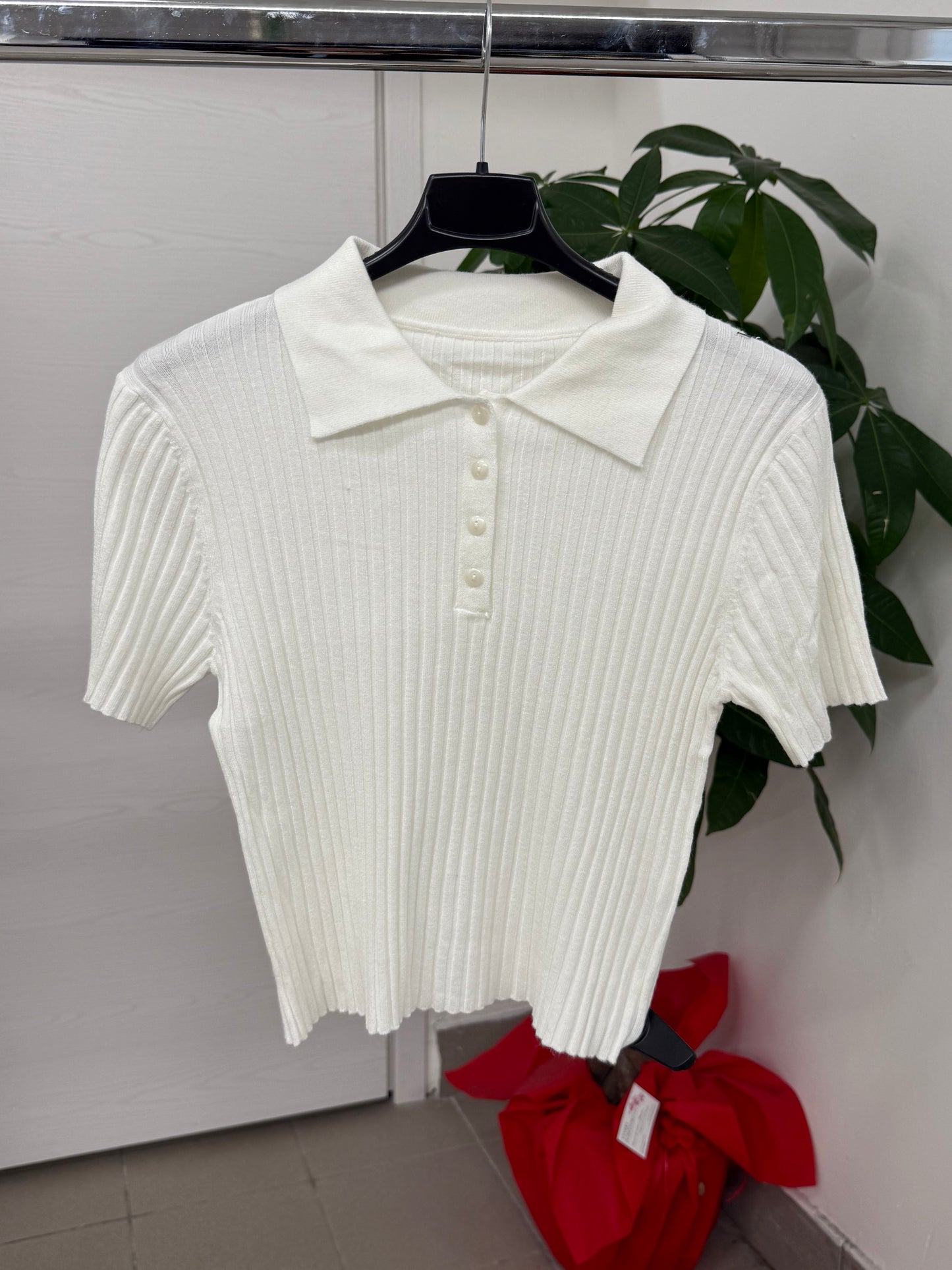 Top in maglia a costine con colletto FGD MODA