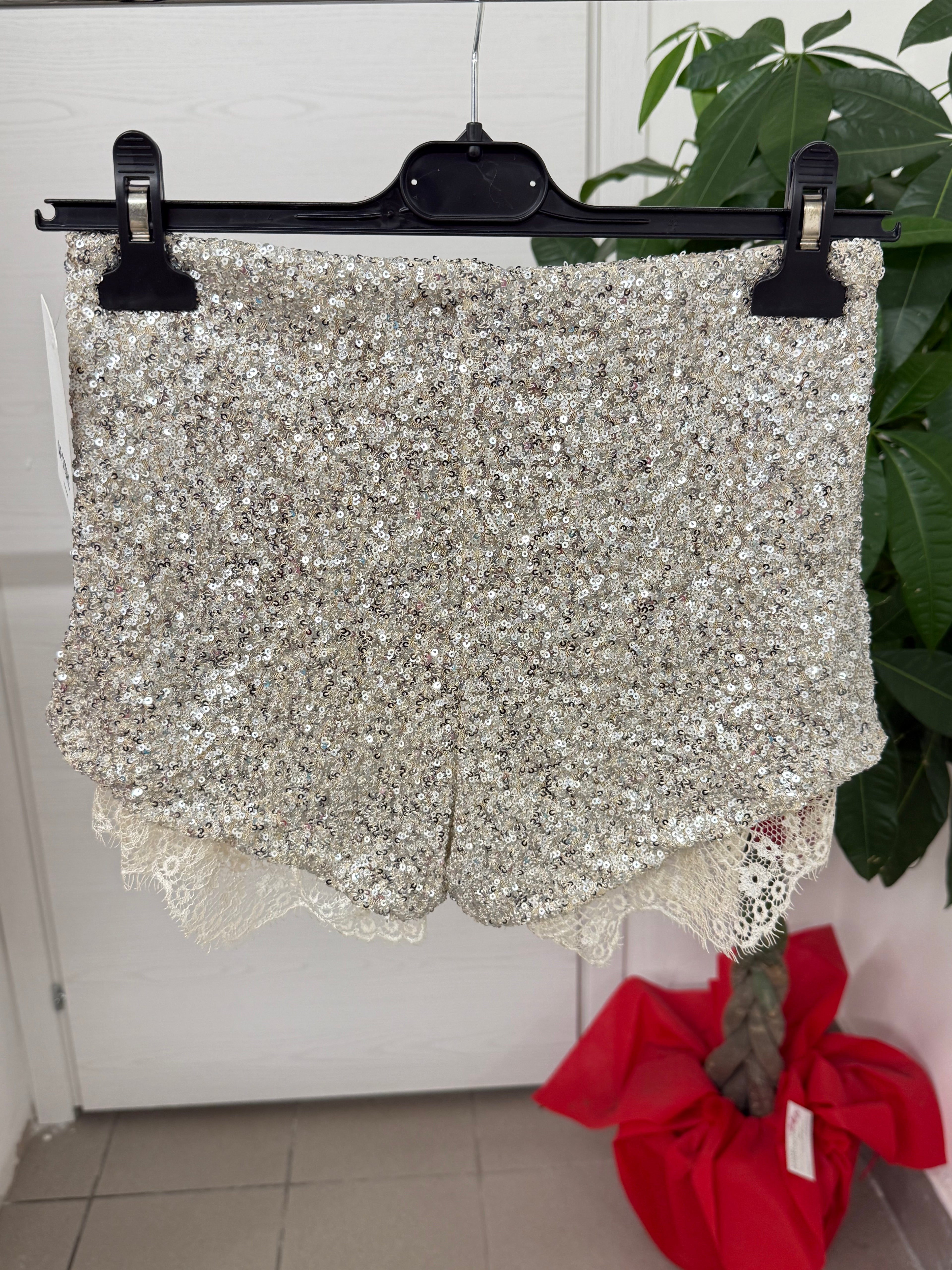 Pantaloncini con paillettes e pizzo FGD MODA