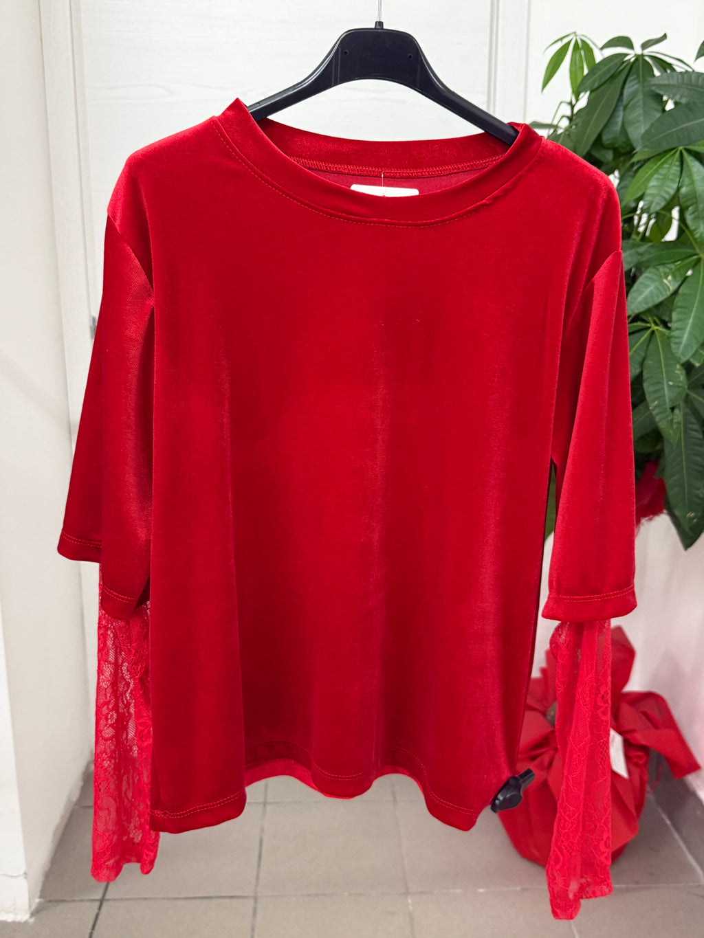 Maglietta in velluto con maniche in pizzo FGD MODA