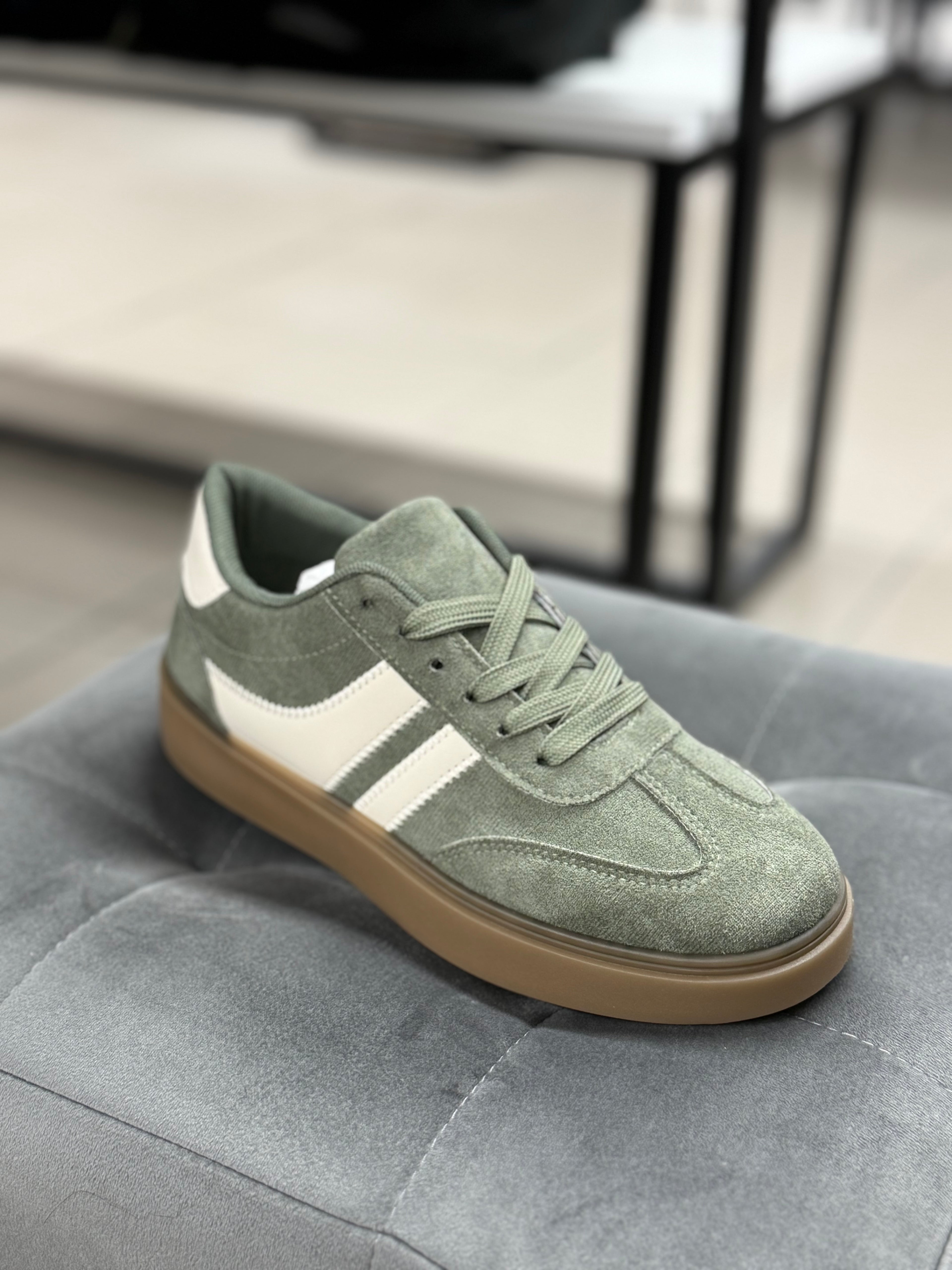 Sneakers in camoscio FGD MODA