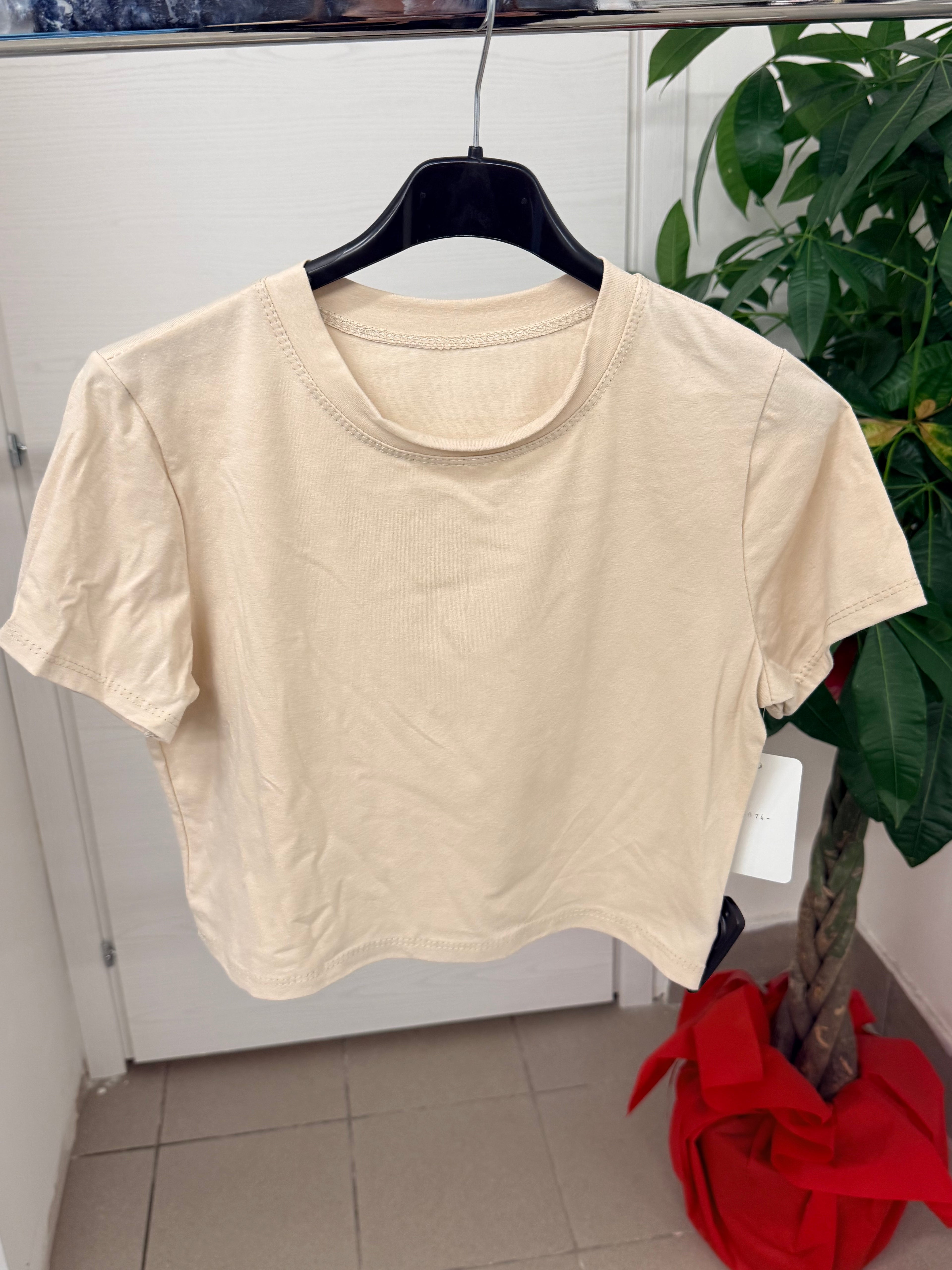 T-shirt crop tinta unita FGD MODA