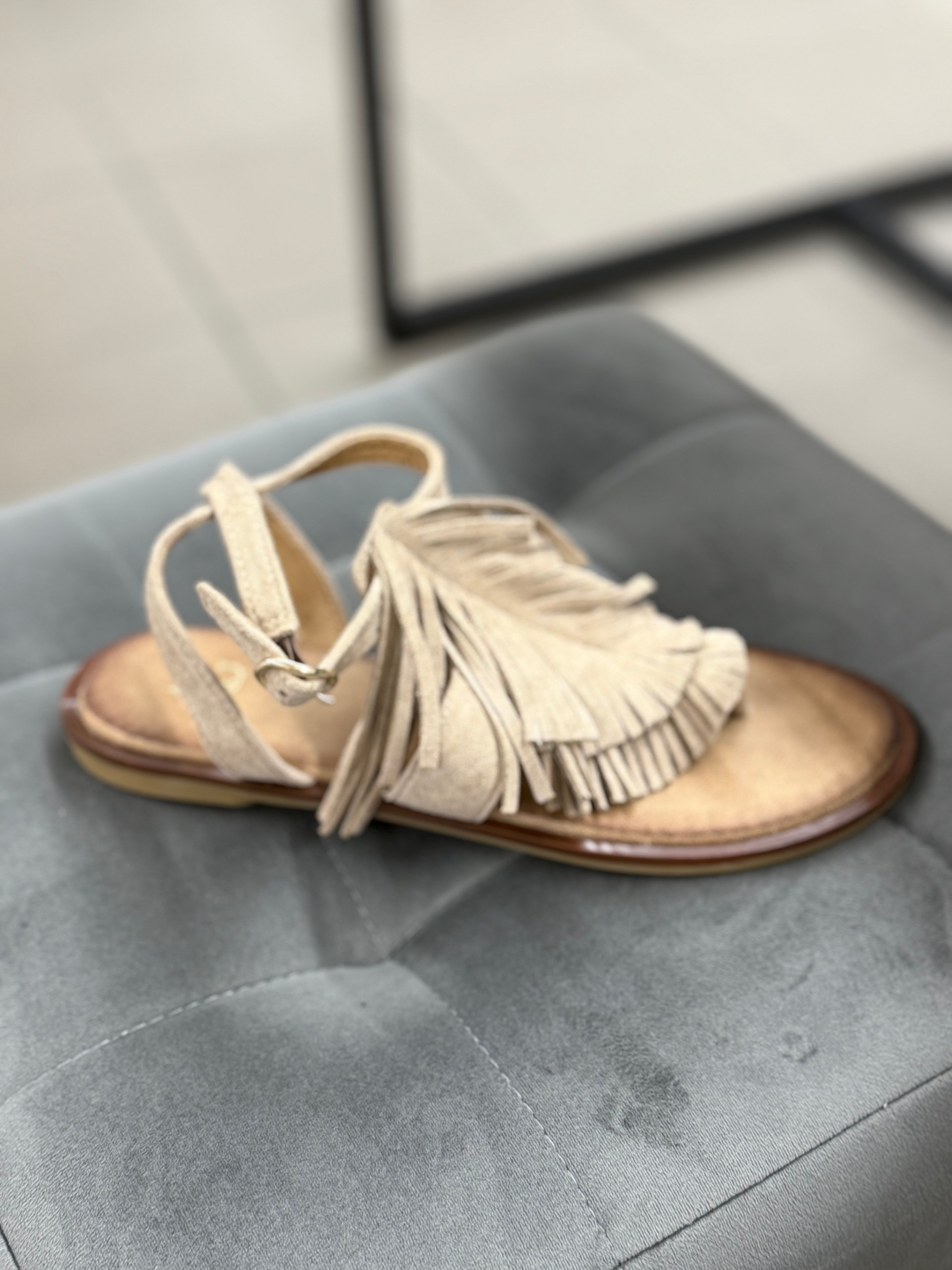 Sandali infradito in camoscio con frange GY8520 FGD MODA