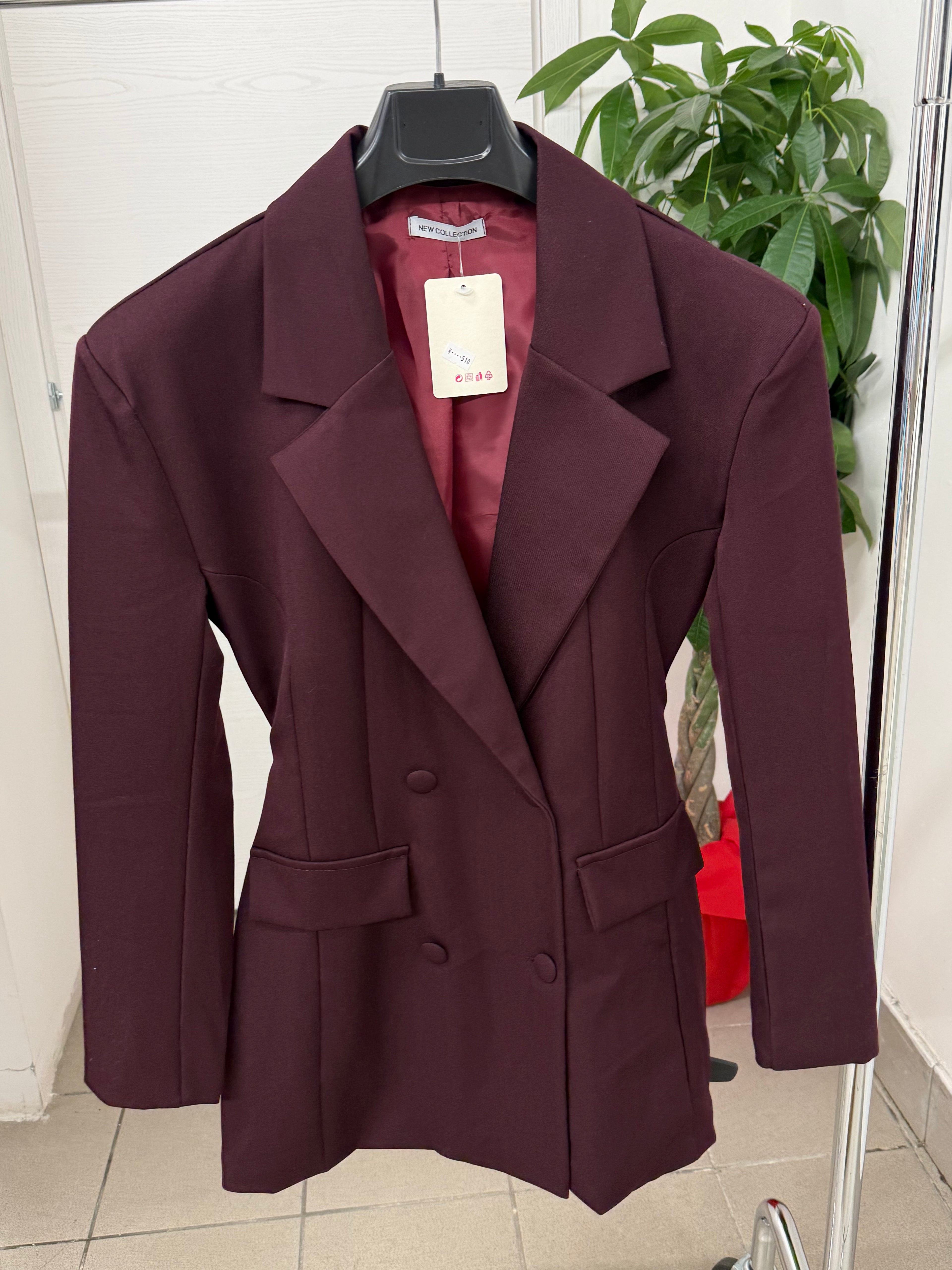 Abito Blazer con cinta regolabile sul retro
