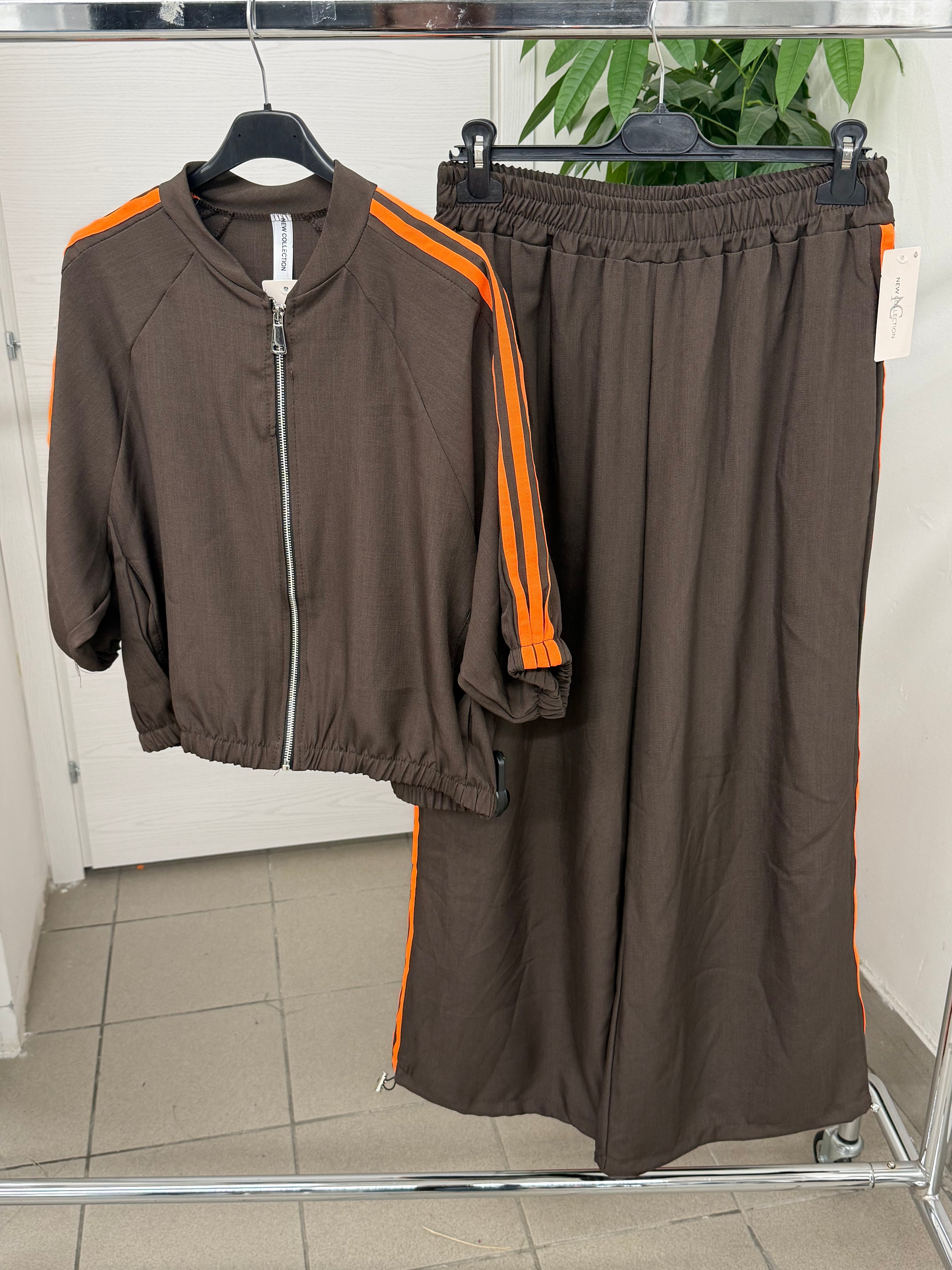 Set coordinato Giacca con manica 3/4 e Pantaloni a palazzo con coulisse con strisce laterali FGD MODA