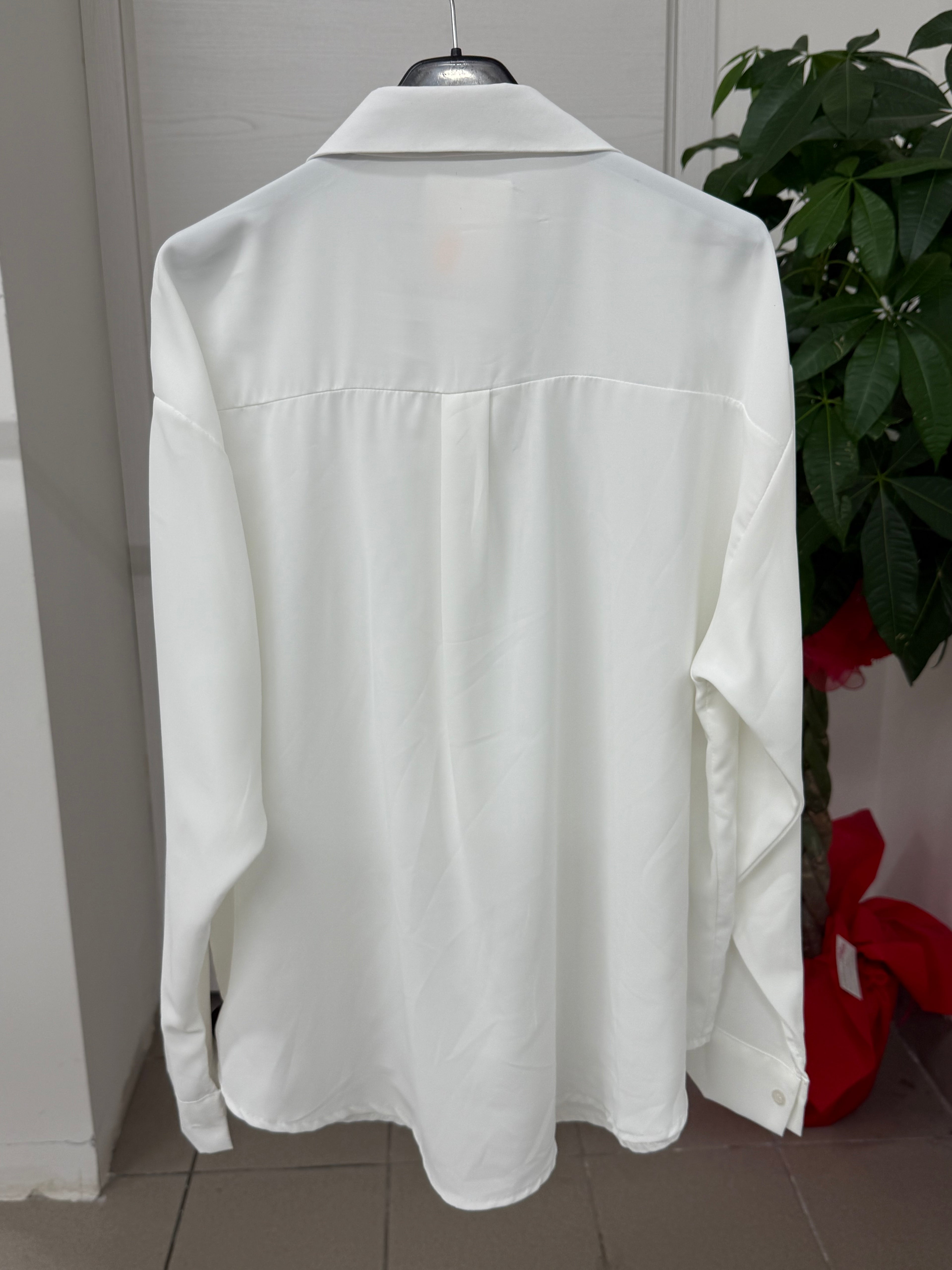 Camicia con cravatta scozzese