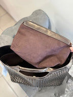 Borsa lucida con borsellino interno con tracolla