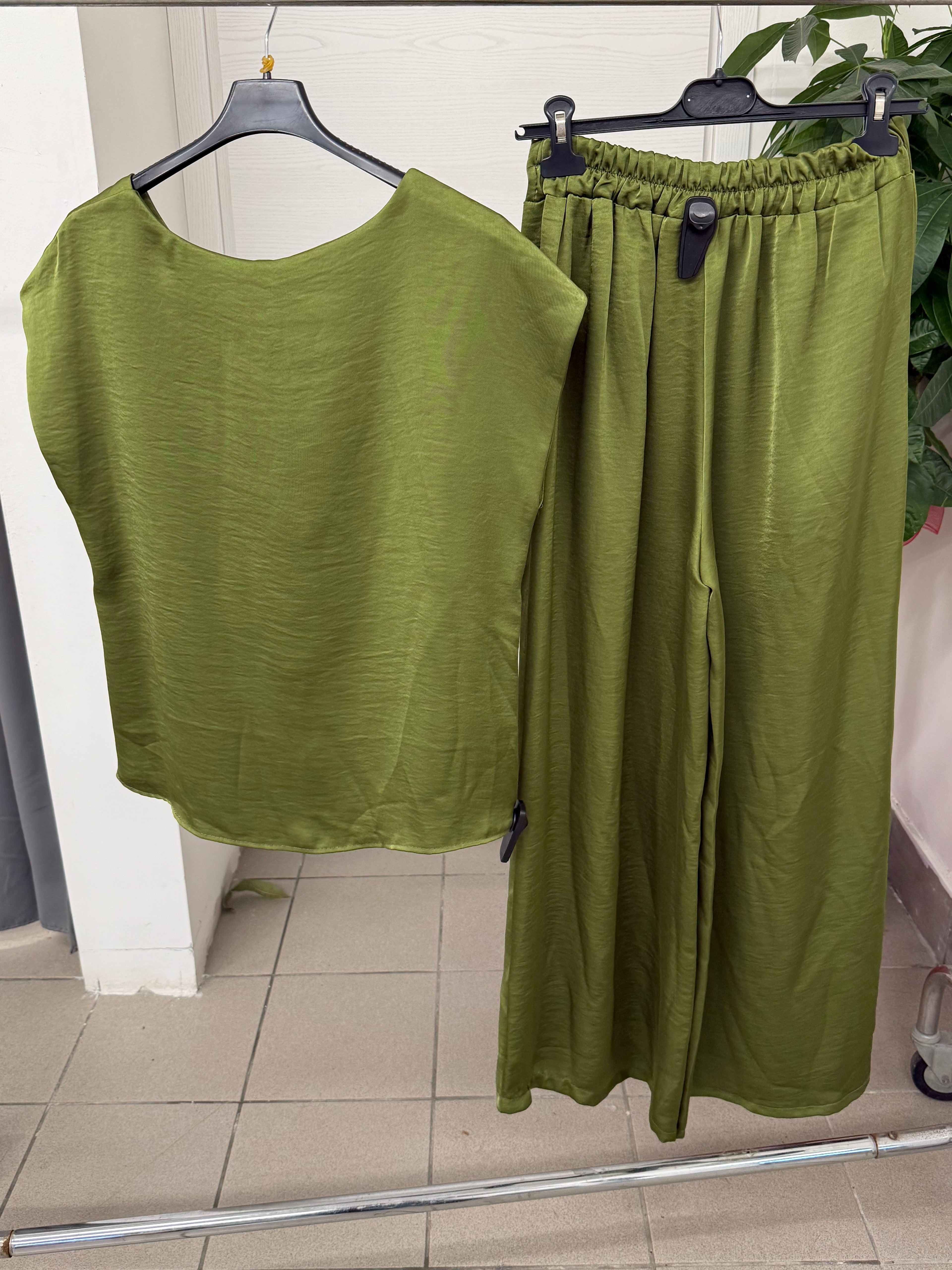 Set coordinato in raso Maglietta e Pantaloni a palazzo FGD MODA