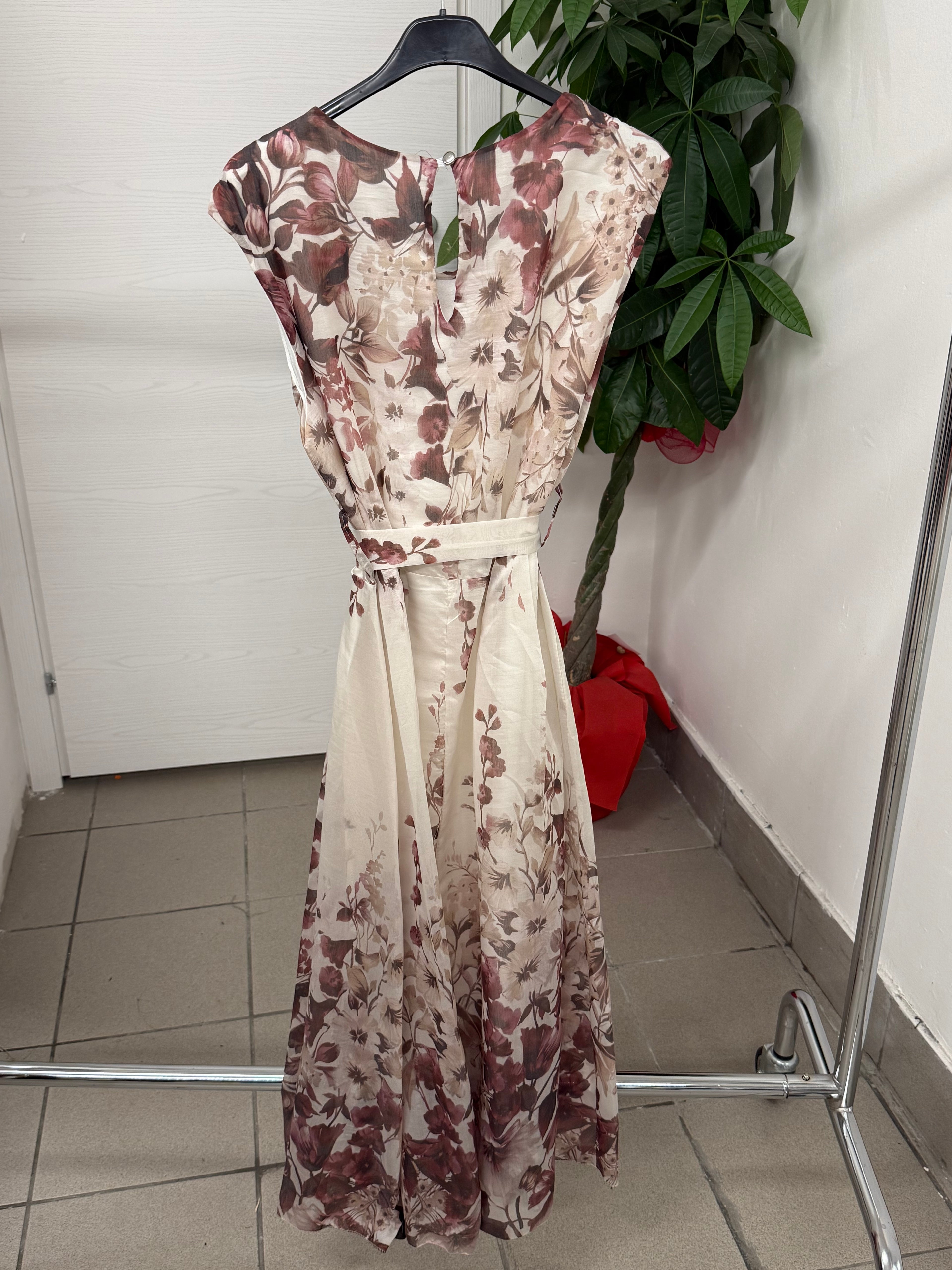 Abito lungo smanicato con motivo fiorato con cinta FGD MODA