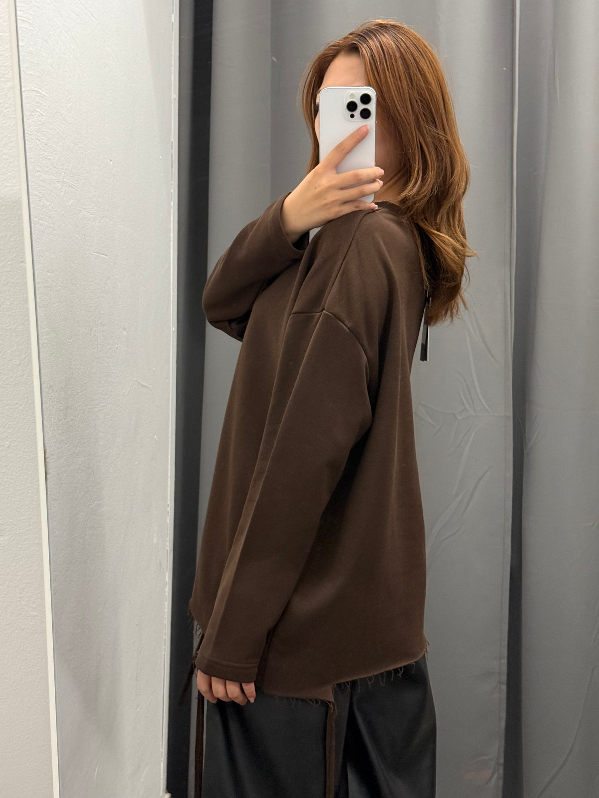 Felpa Garzata Over Fit Effetto Strappato Sul Bordo JUST WEST FGD MODA