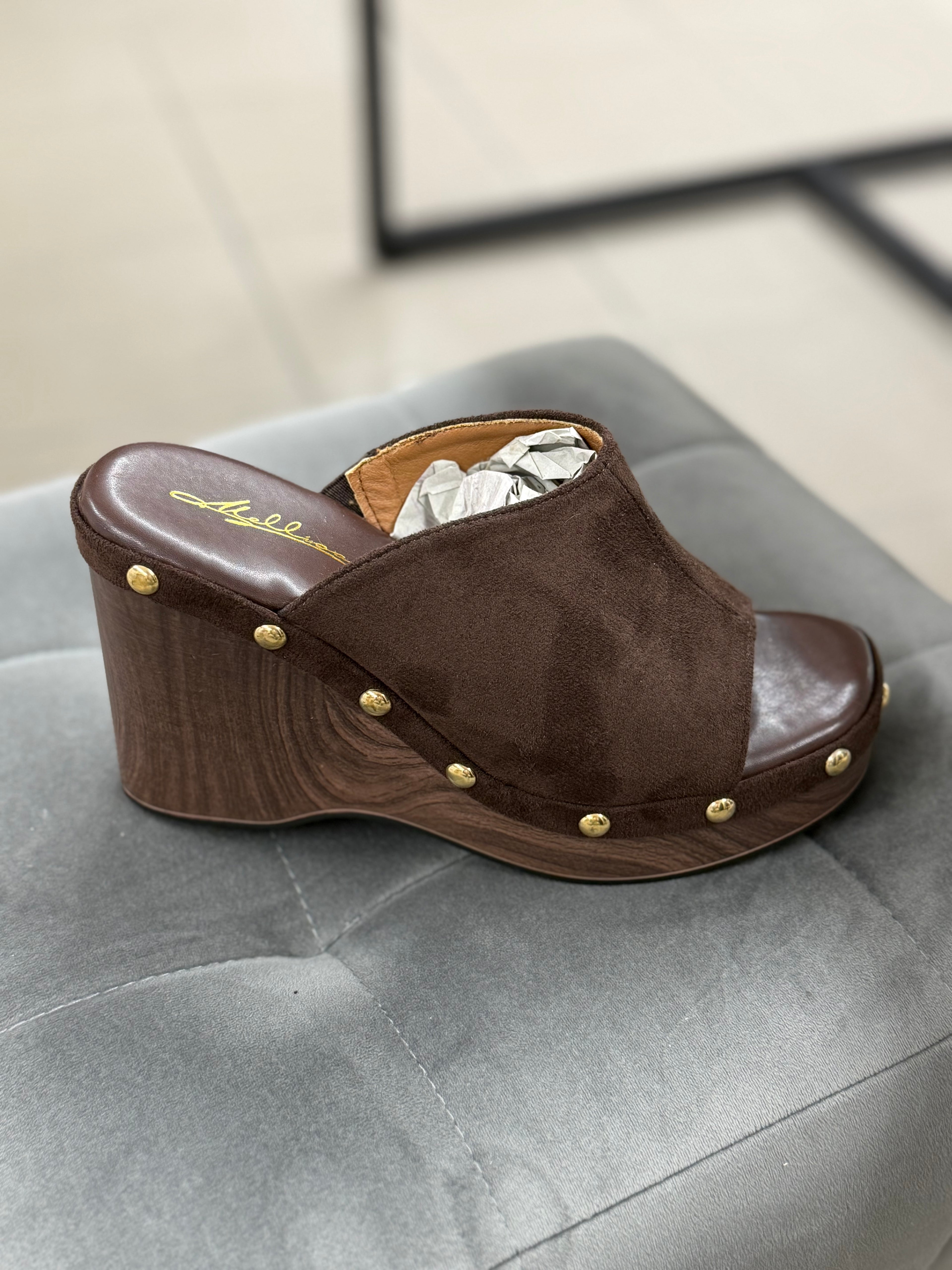 Zeppe in camoscio con borchie MS21015 FGD MODA
