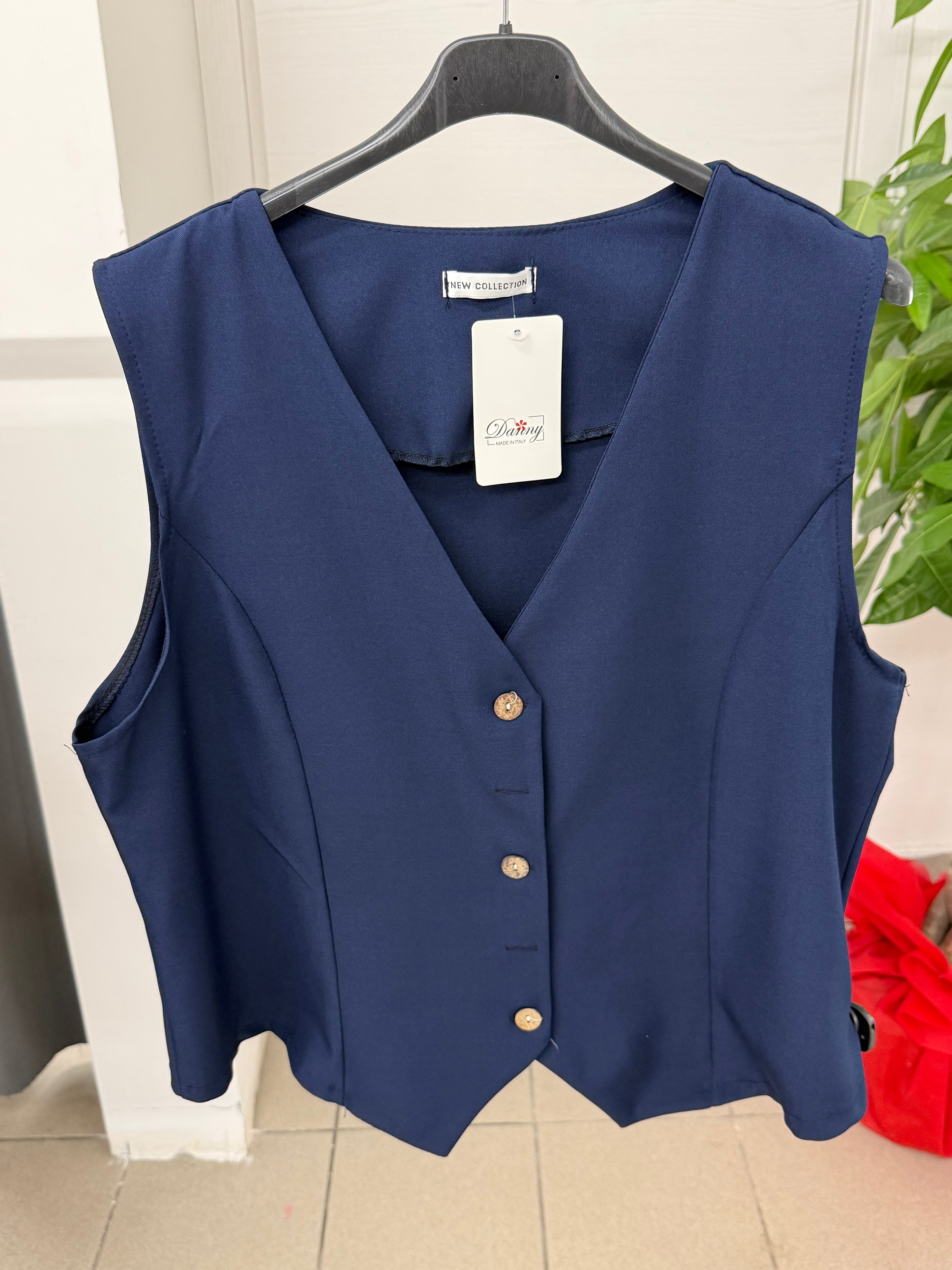 Gilet tinta unita con chiusura a bottoni per taglie curvy