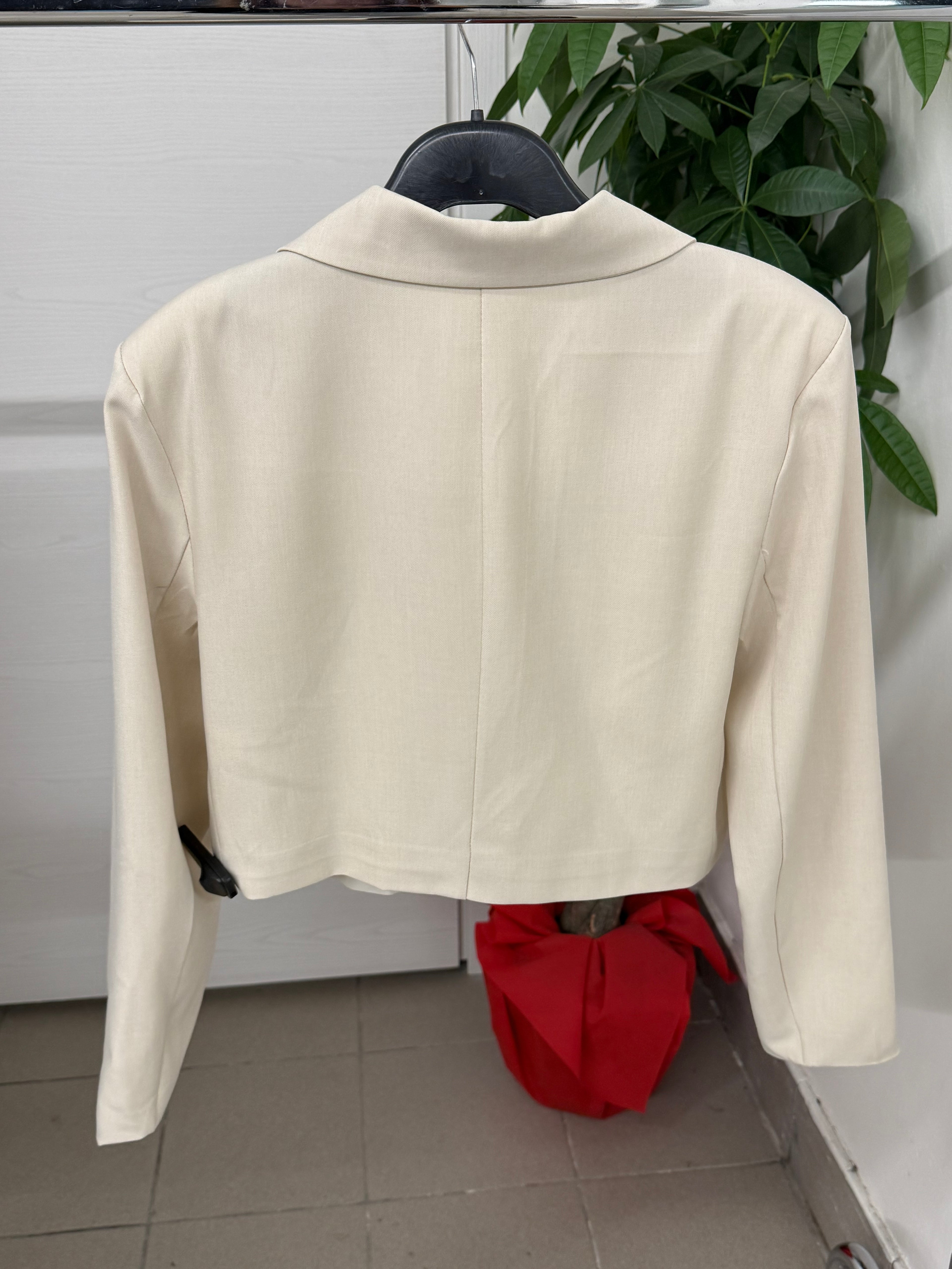 Giacca Blazer crop tinta unita con spalle imbottite FGD MODA