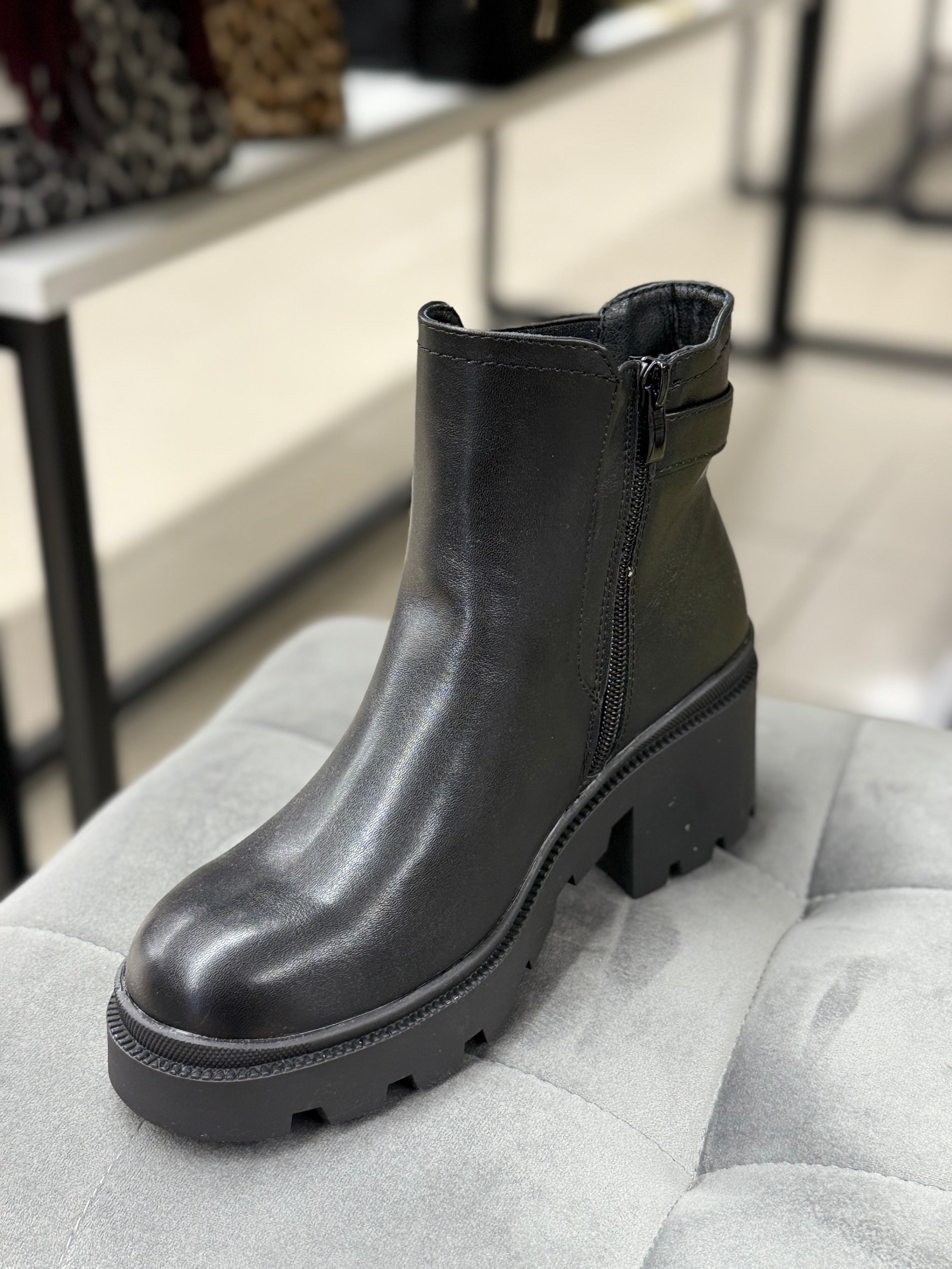 Stivaletti in ecopelle tacco 5cm FGD MODA