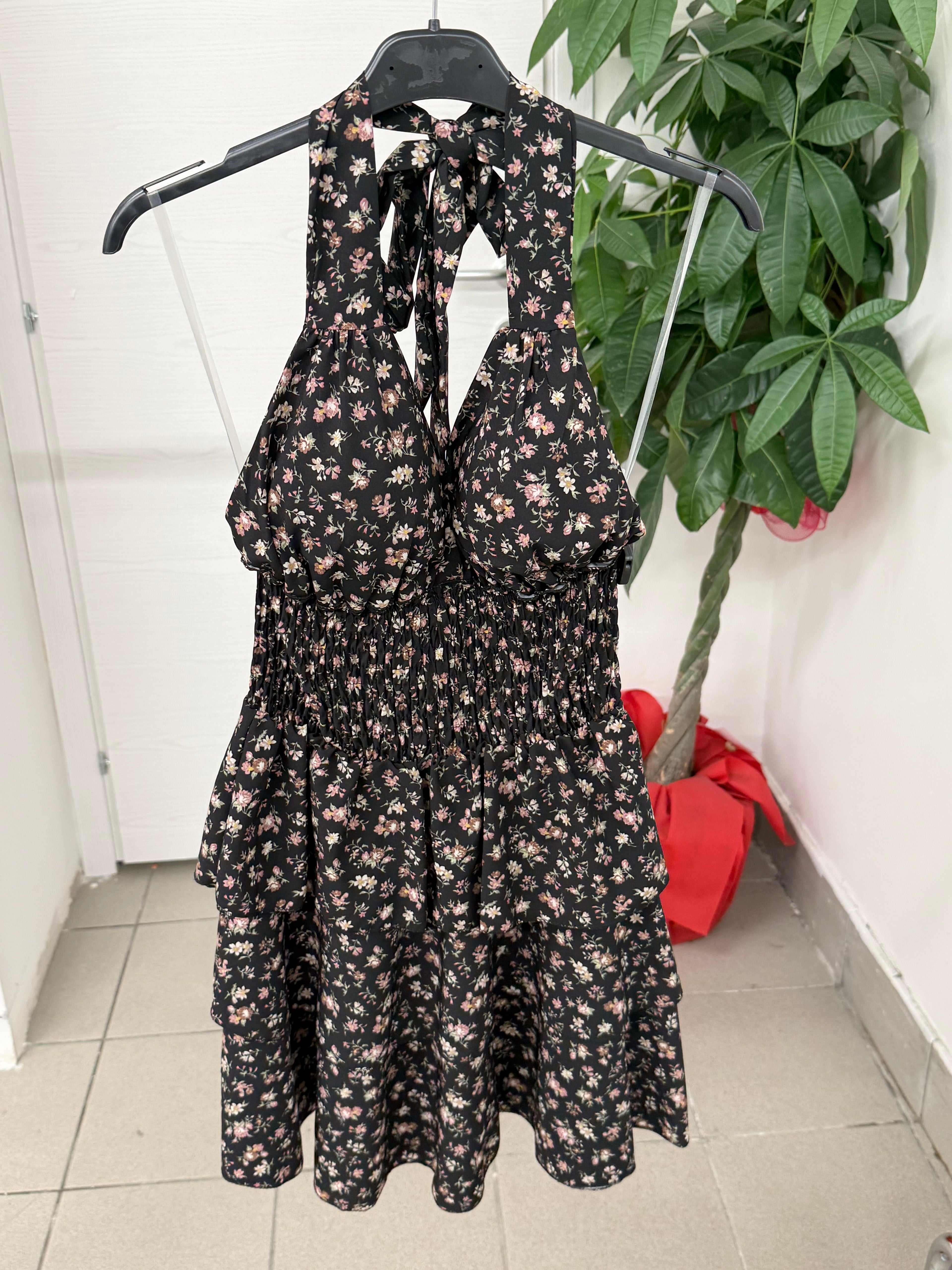 Abito Corto a Balze con Stampe Fiorate con Collo Halter FGD MODA