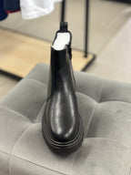 Stivaletti In Ecopelle Con Elastico Laterale E Zip MI8923 FGD MODA
