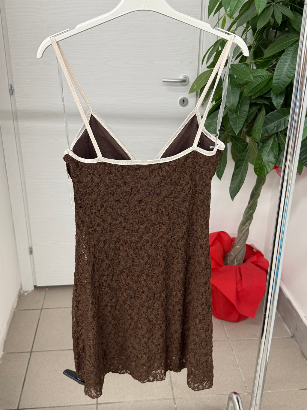 Abito corto in pizzo a spalline FGD MODA