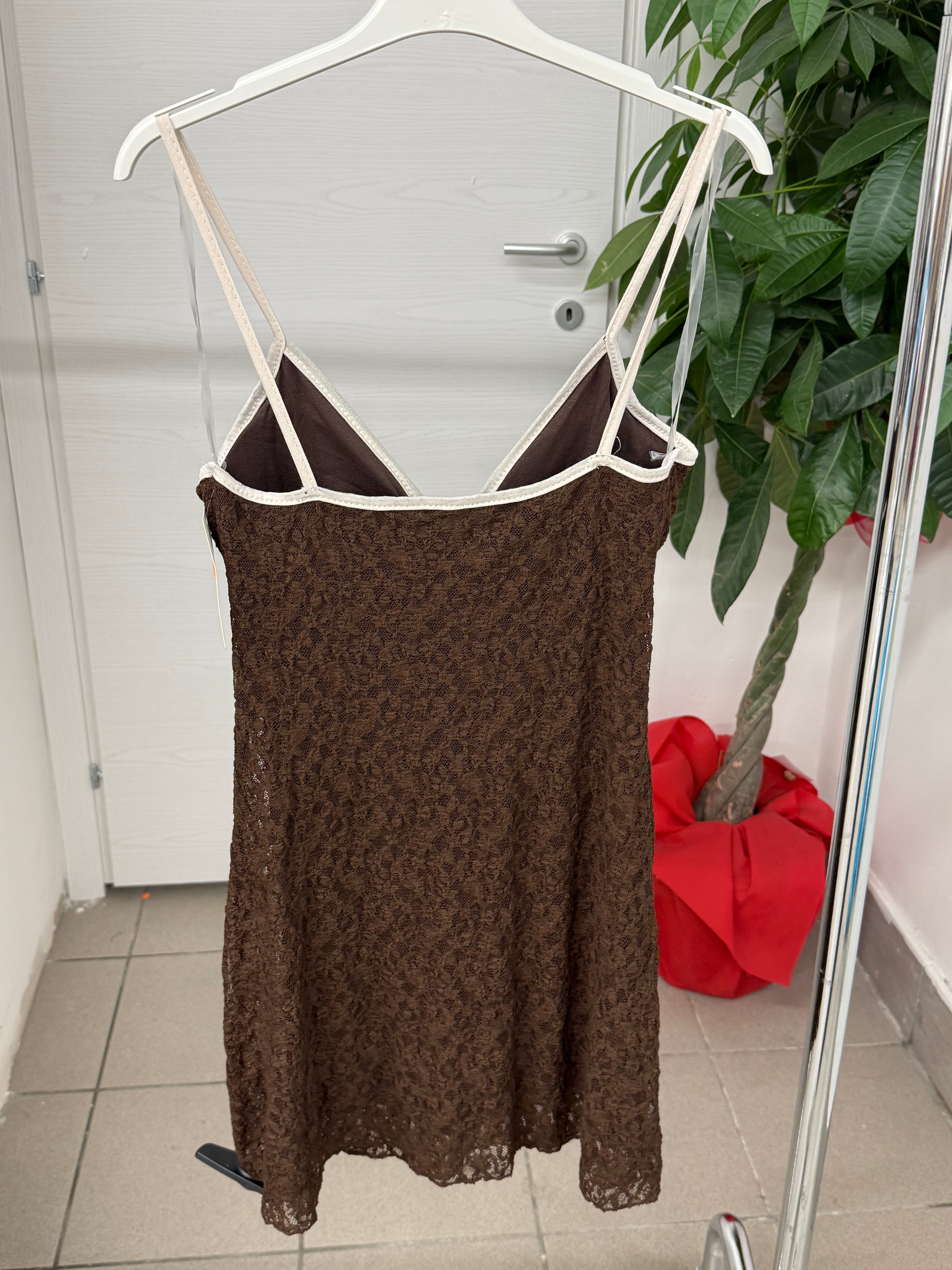 Abito corto in pizzo a spalline FGD MODA