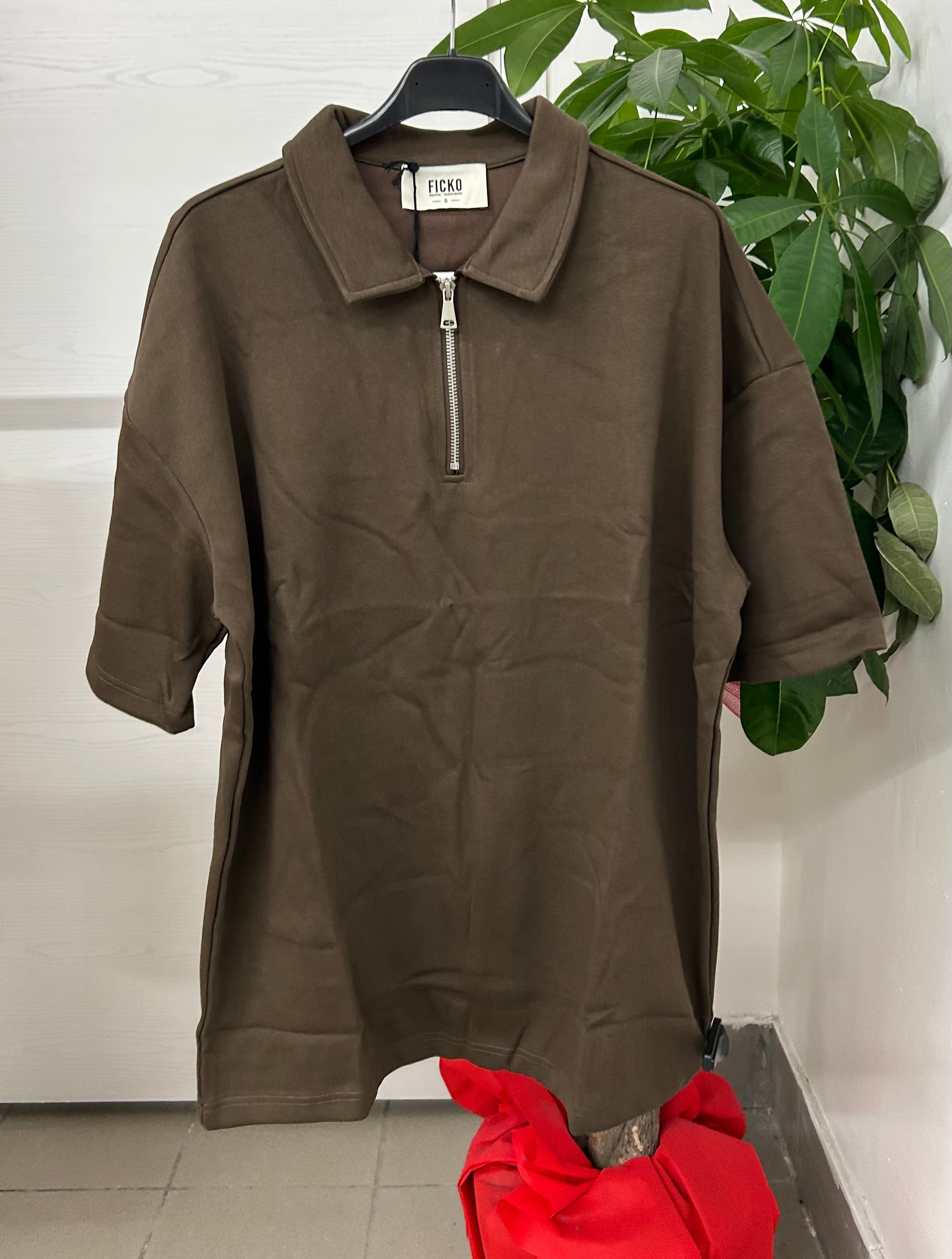 Maglietta con colletto e zip FICKO FGD MODA