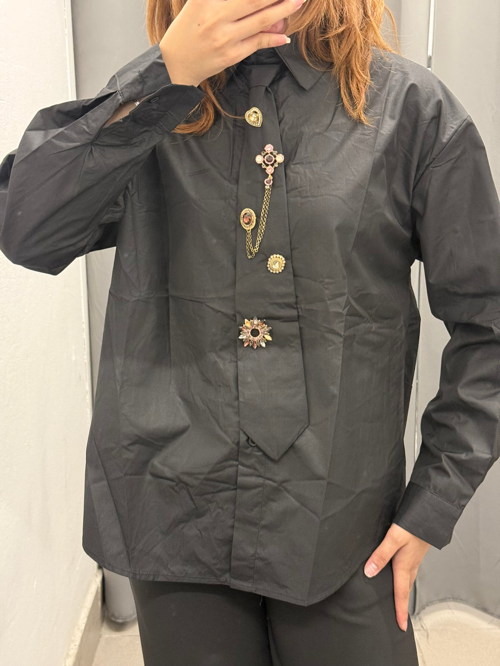 Camicia Over Fit Con Cravatta Con Spille FGD MODA