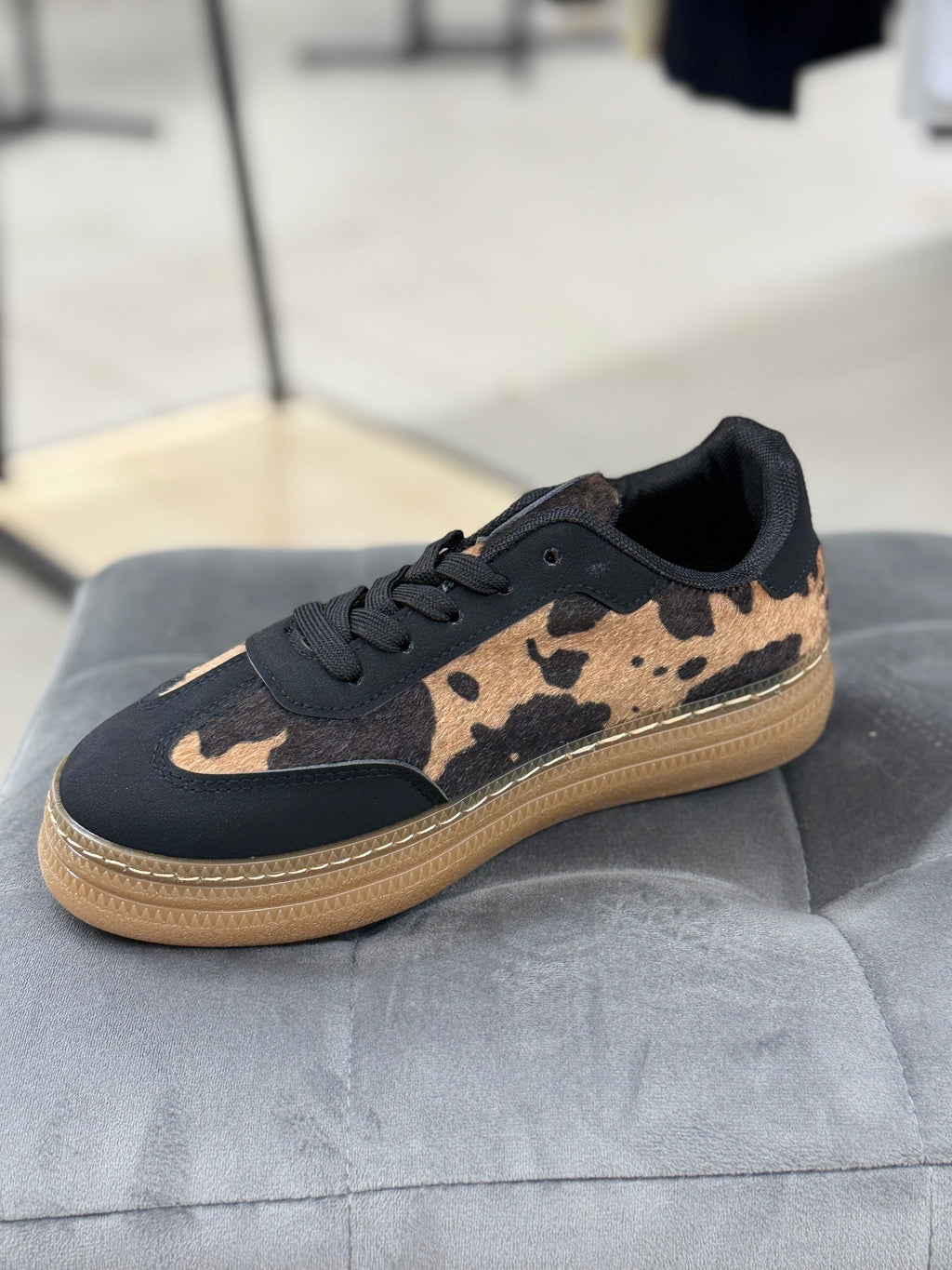 Sneakers con pelliccia maculata FGD MODA