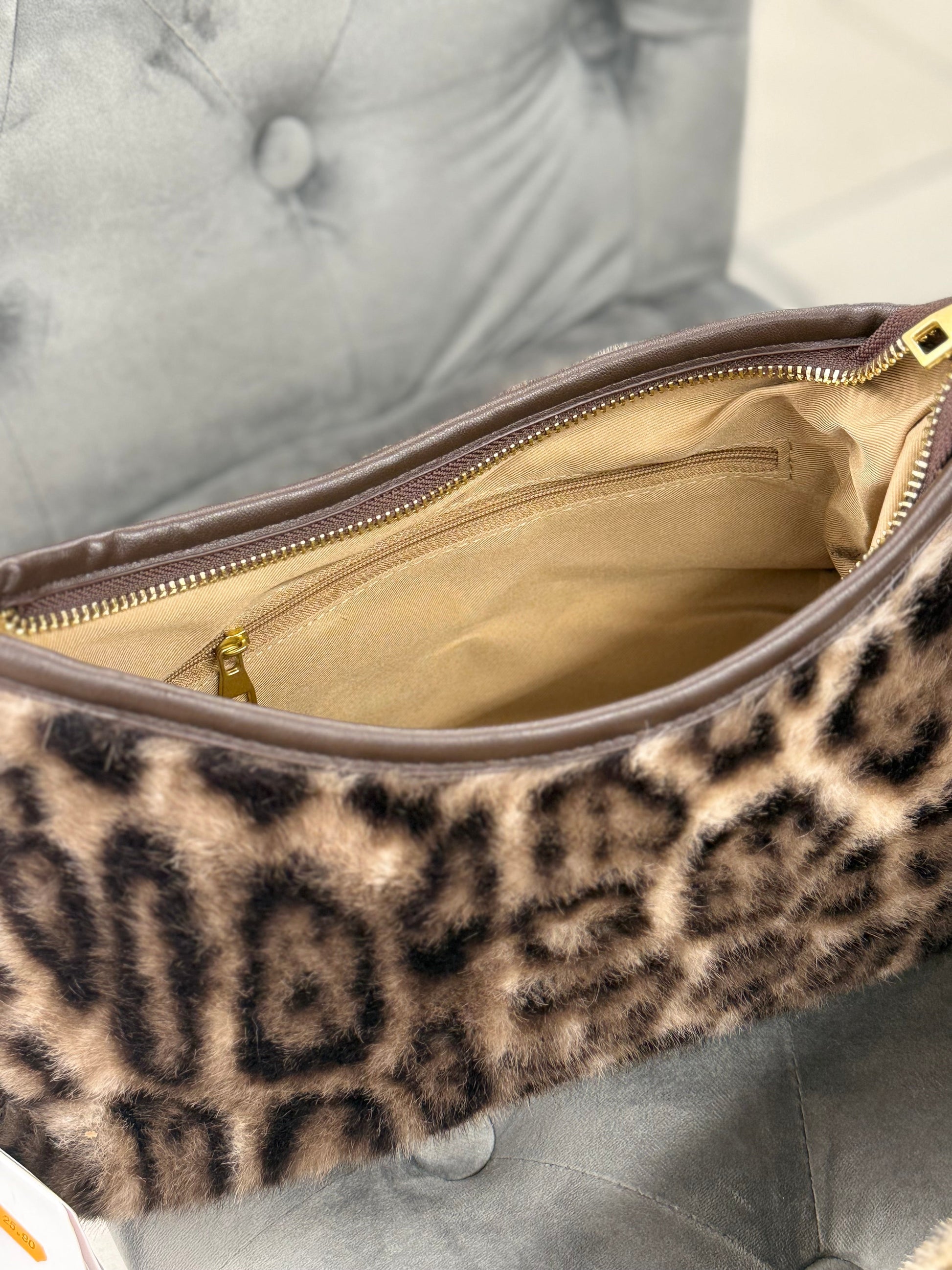 Borsa con pelliccia leopardata FGD MODA