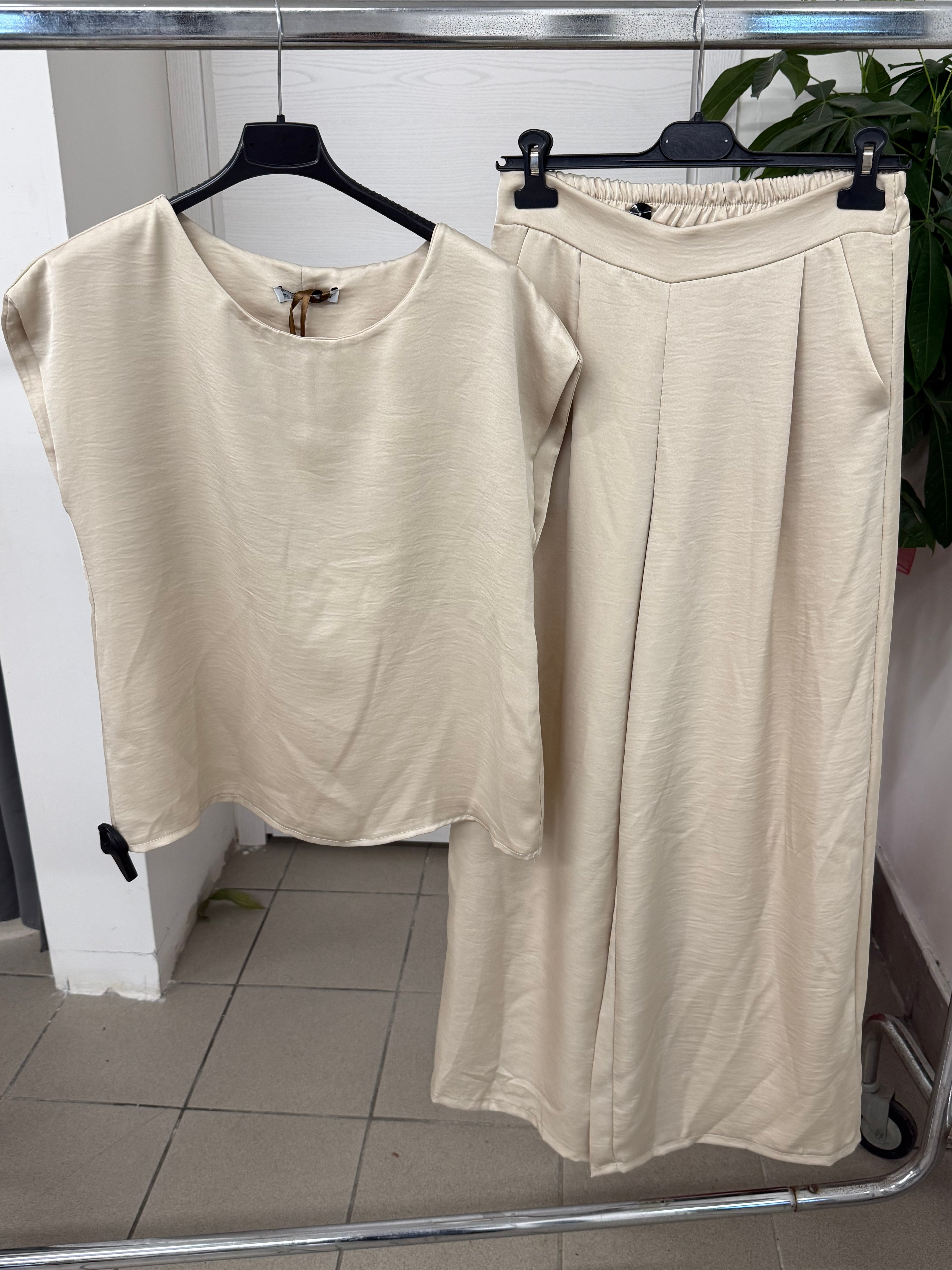 Set coordinato in raso Maglietta e Pantaloni a palazzo FGD MODA